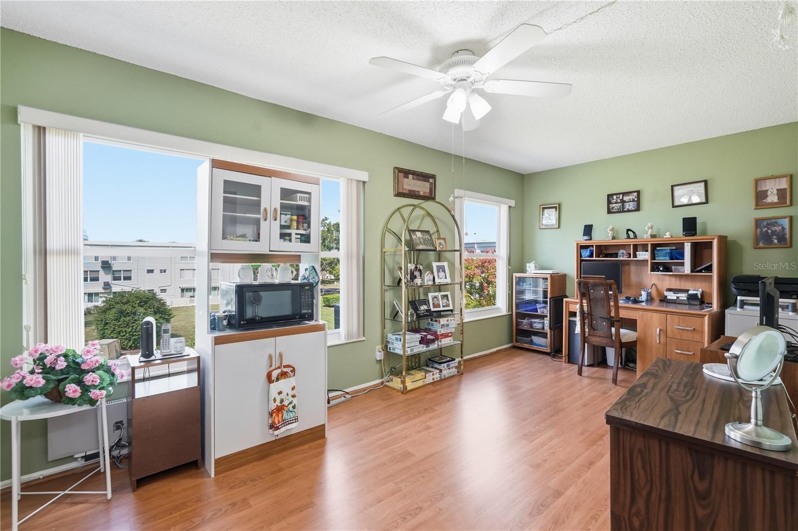 Image 11 of 22 For 2428 Columbia Drive 54