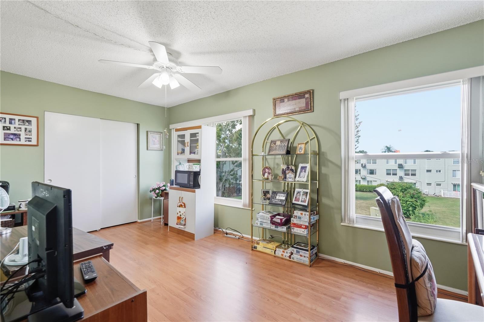 Image 12 of 22 For 2428 Columbia Drive 54