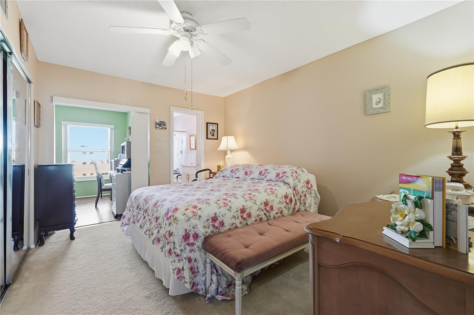 Image 13 of 22 For 2428 Columbia Drive 54