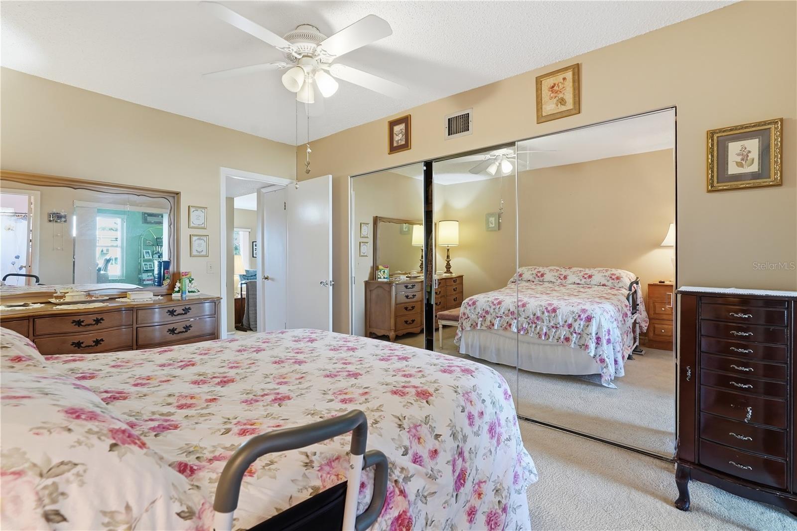 Image 14 of 22 For 2428 Columbia Drive 54