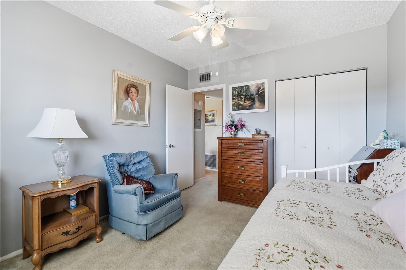 Image 17 of 22 For 2428 Columbia Drive 54