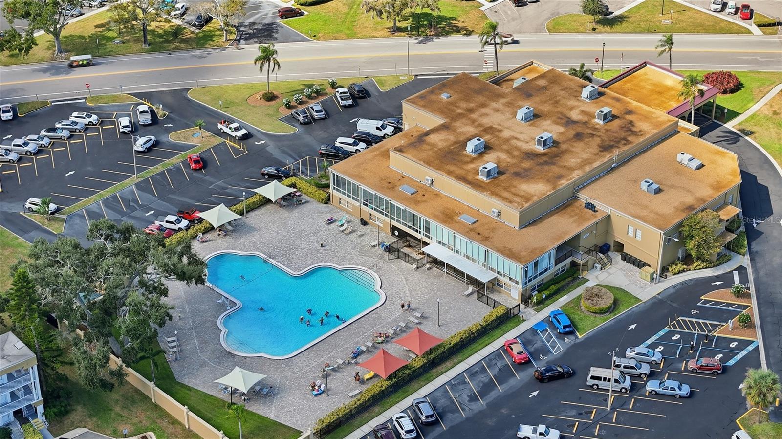 Image 19 of 22 For 2428 Columbia Drive 54