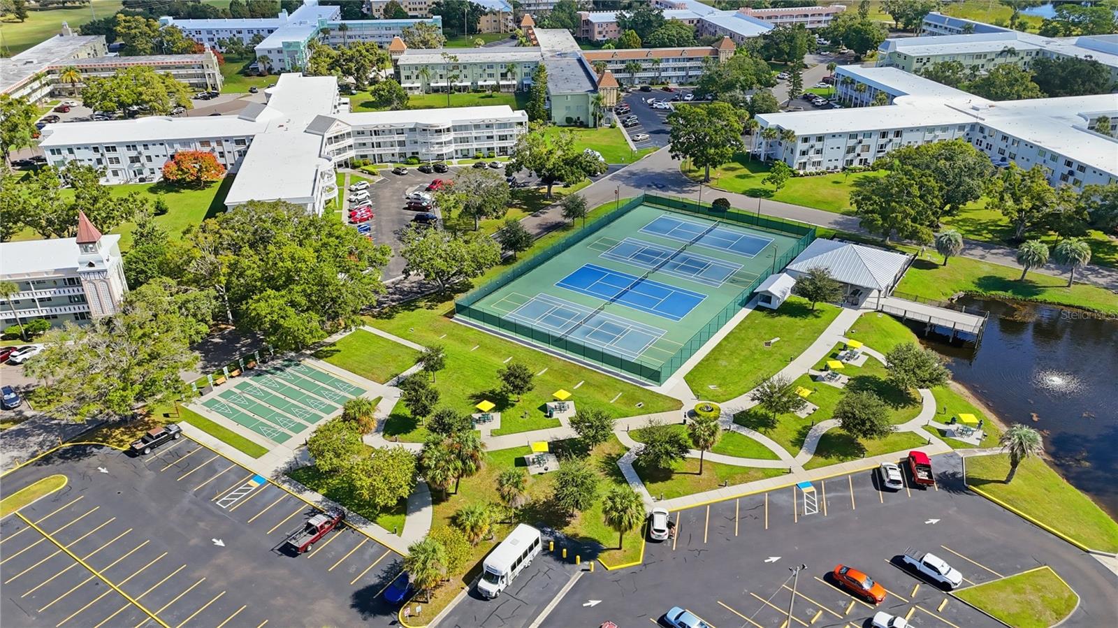 Image 20 of 22 For 2428 Columbia Drive 54