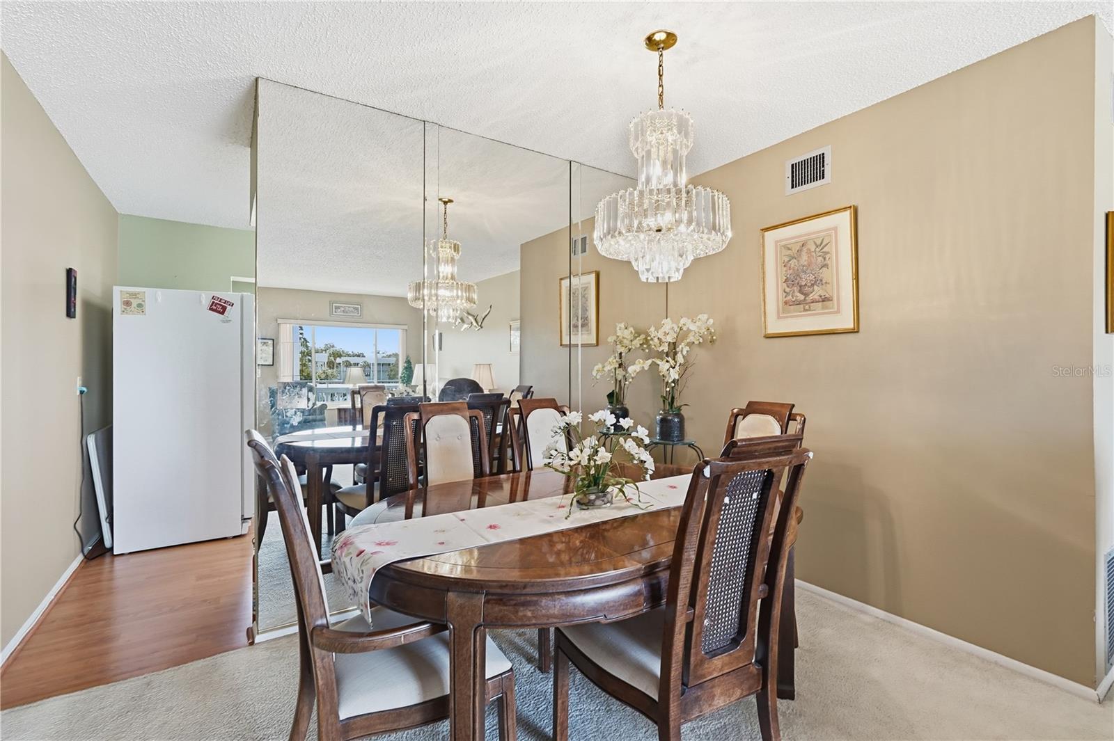 Image 6 of 22 For 2428 Columbia Drive 54