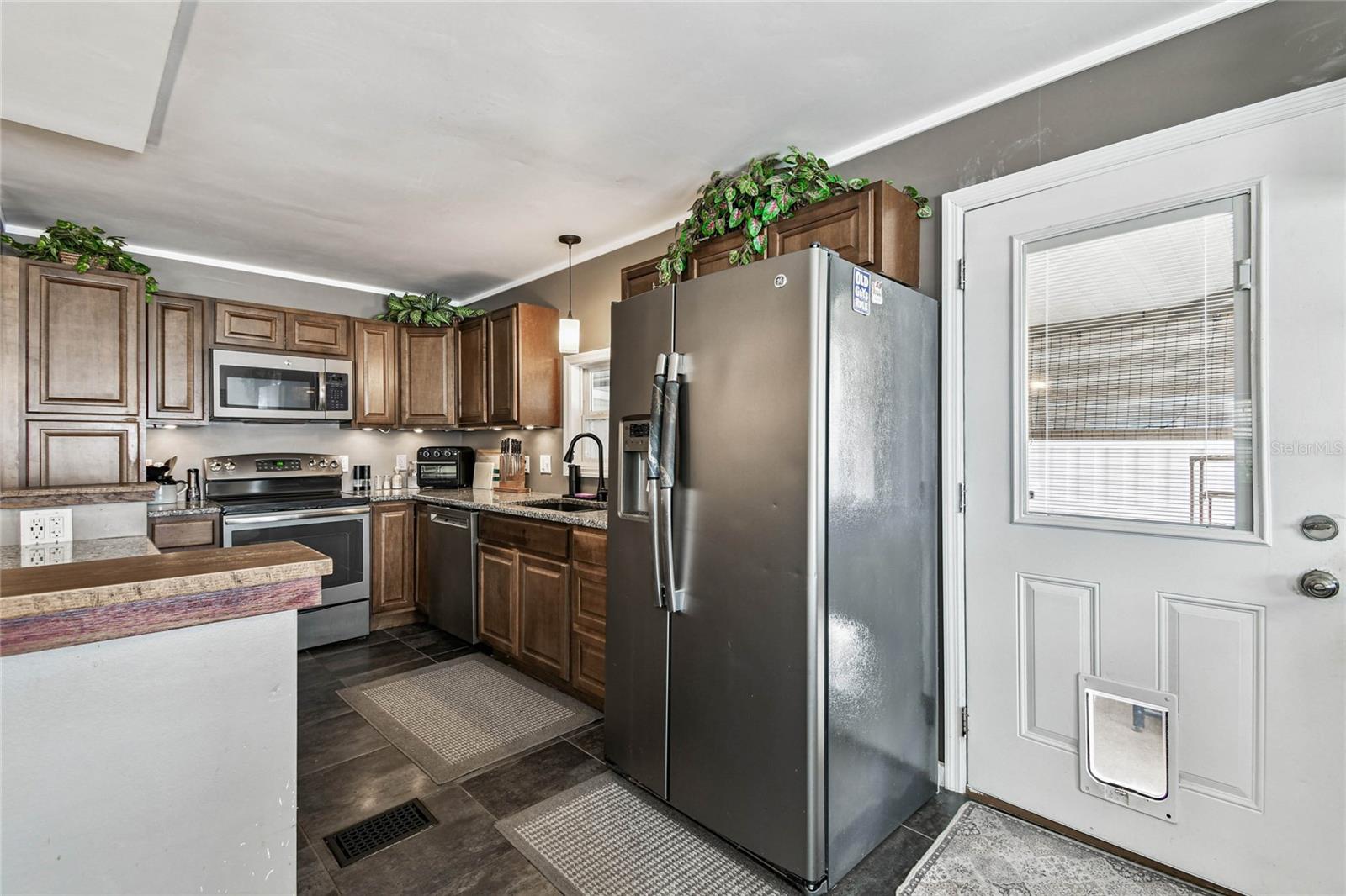 Image 11 of 69 For 209 52nd Avenue Plaza E