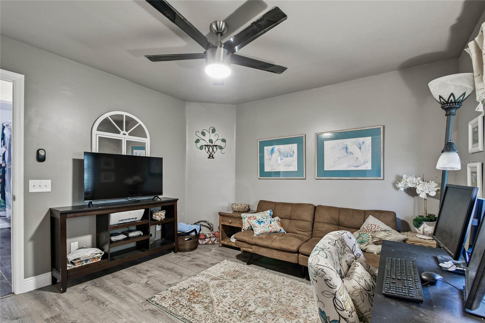 Image 33 of 69 For 209 52nd Avenue Plaza E