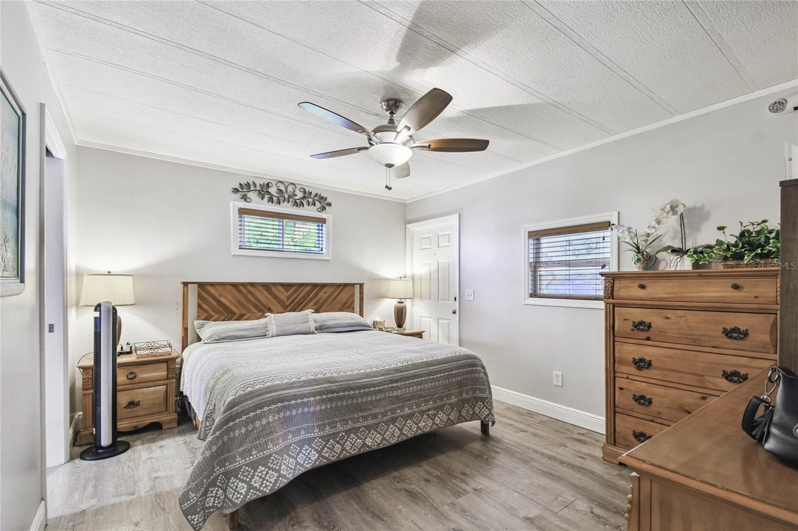 Image 35 of 69 For 209 52nd Avenue Plaza E