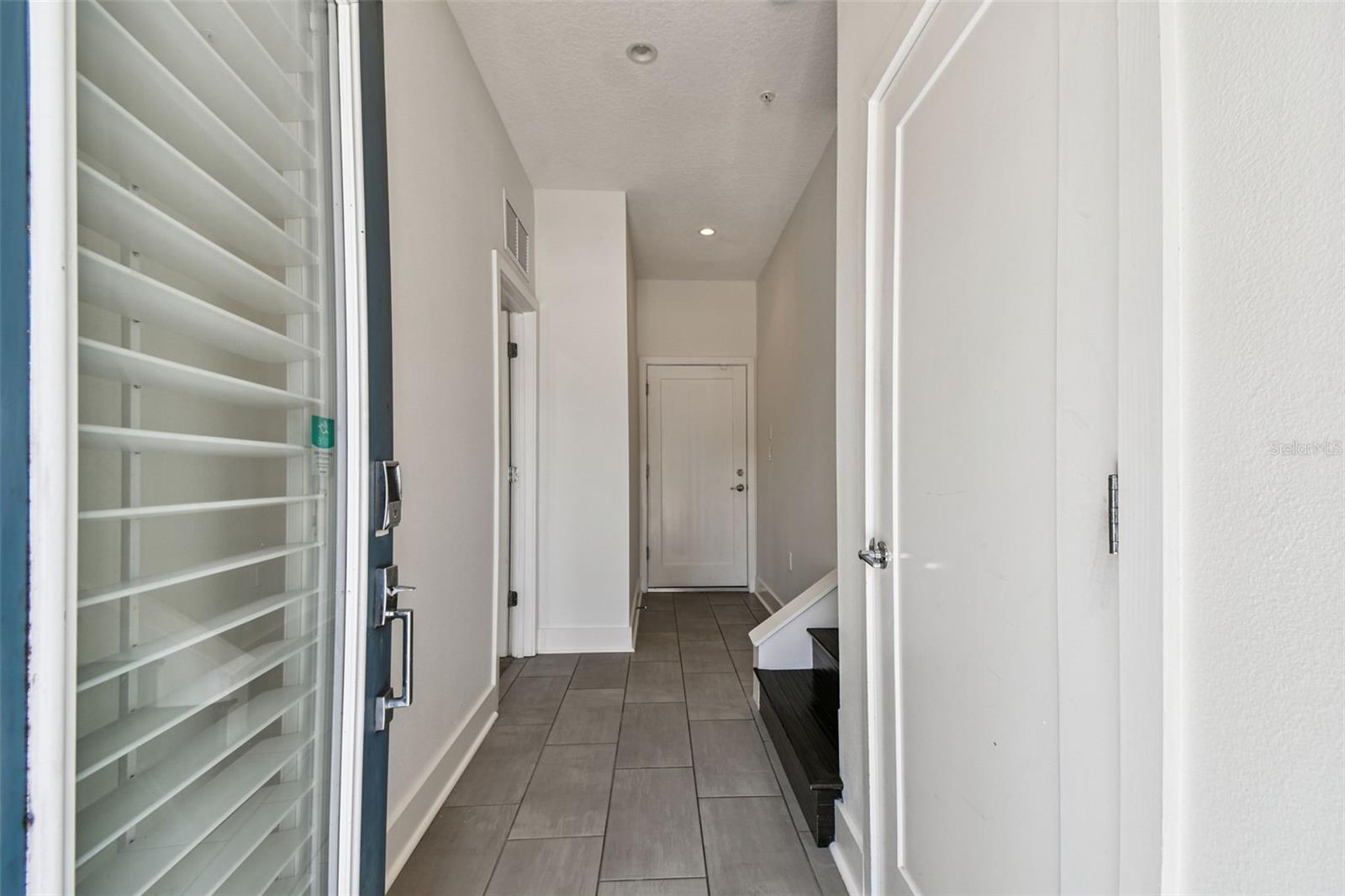 Image 11 of 44 For 946 Highland Avenue 10