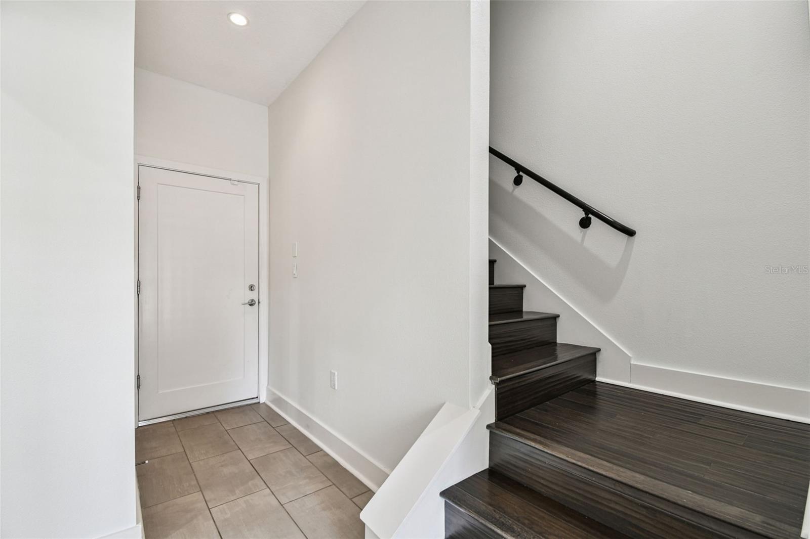 Image 12 of 44 For 946 Highland Avenue 10