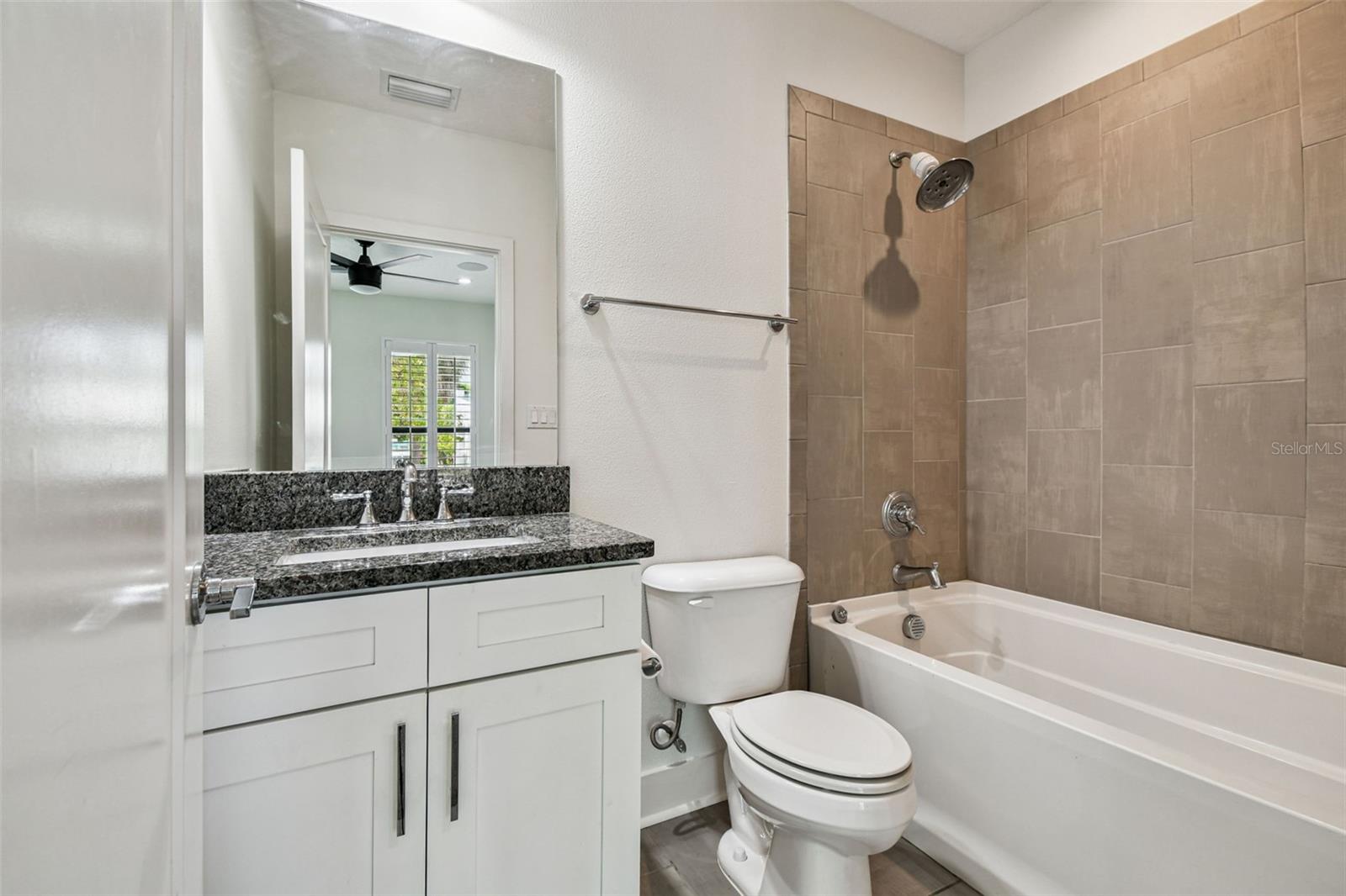 Image 16 of 44 For 946 Highland Avenue 10