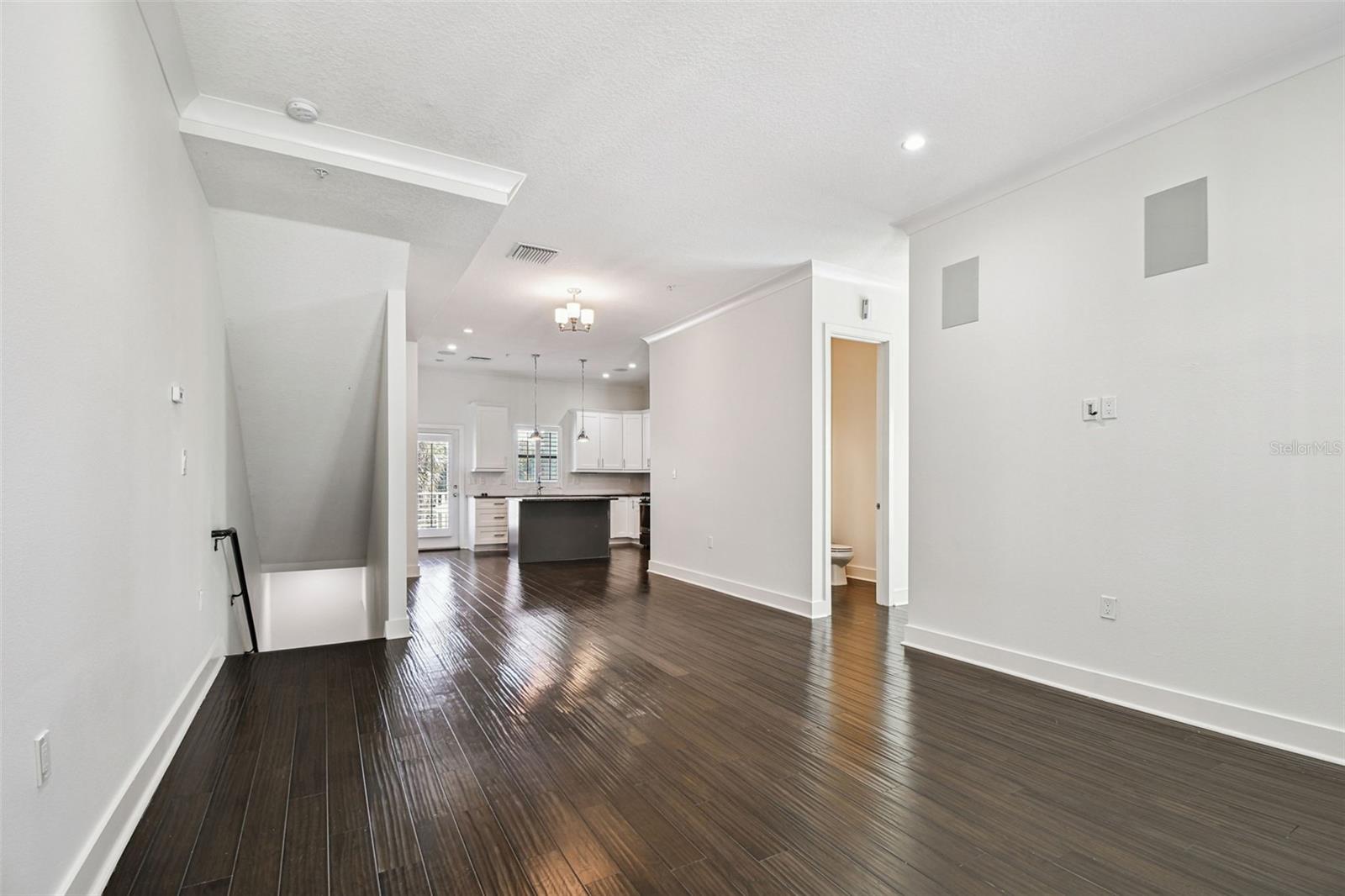 Image 20 of 44 For 946 Highland Avenue 10