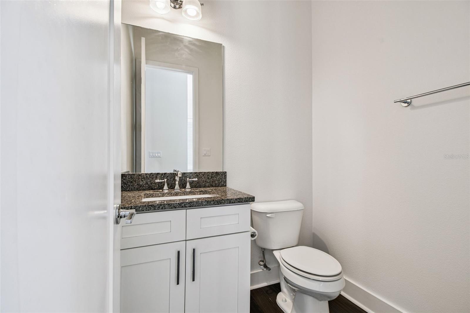 Image 21 of 44 For 946 Highland Avenue 10