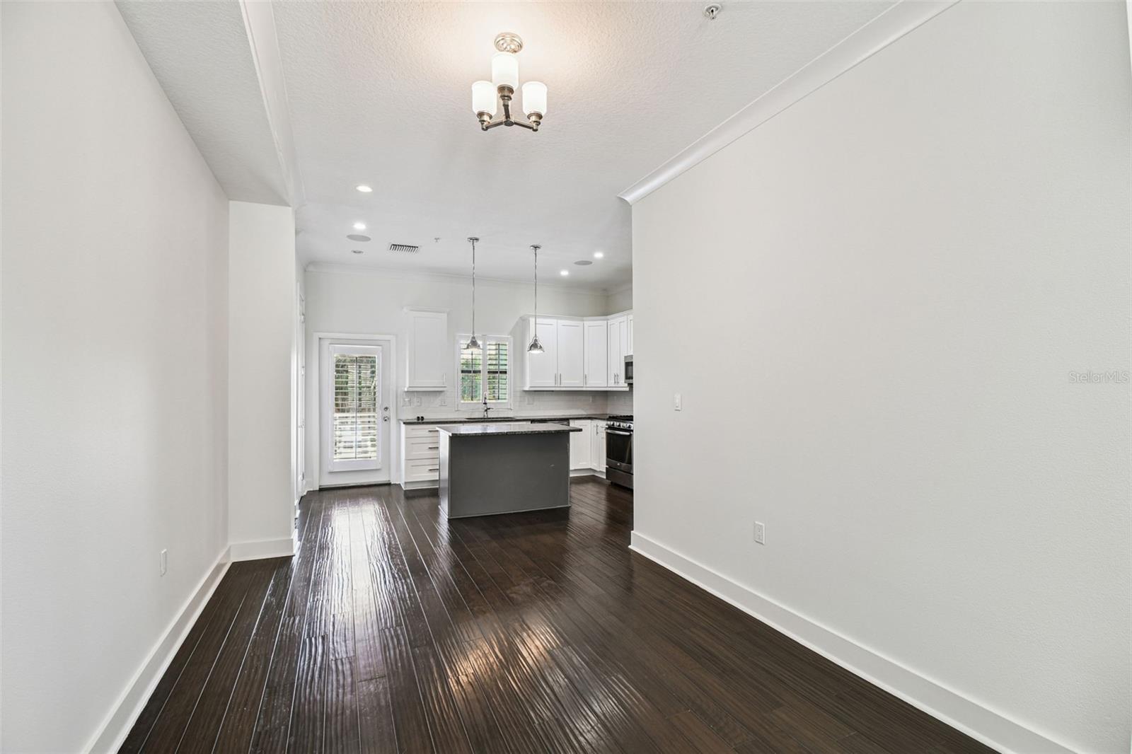 Image 24 of 44 For 946 Highland Avenue 10