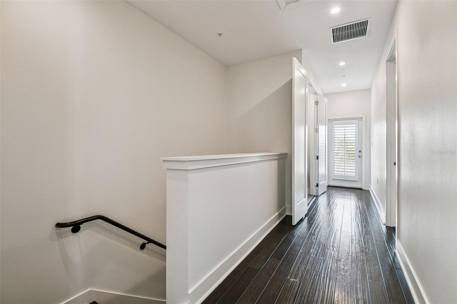 Image 32 of 44 For 946 Highland Avenue 10