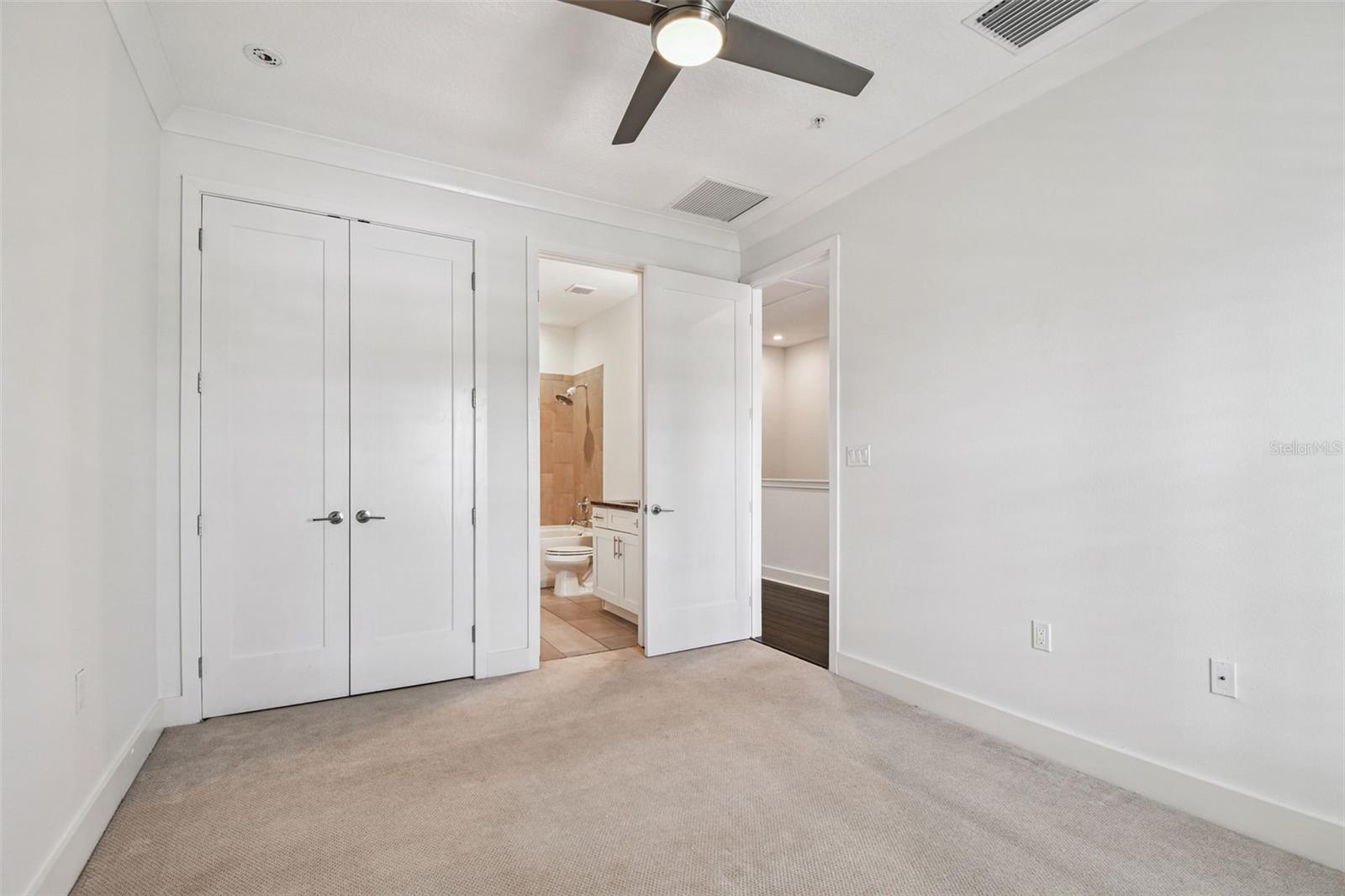 Image 39 of 44 For 946 Highland Avenue 10