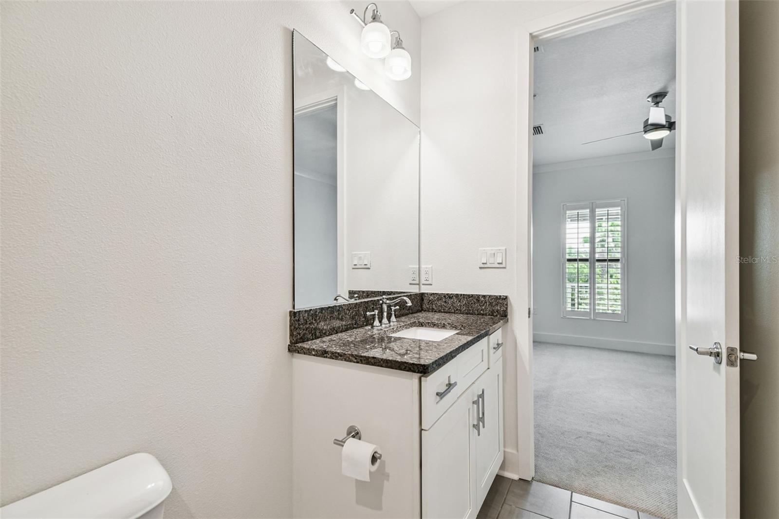 Image 41 of 44 For 946 Highland Avenue 10