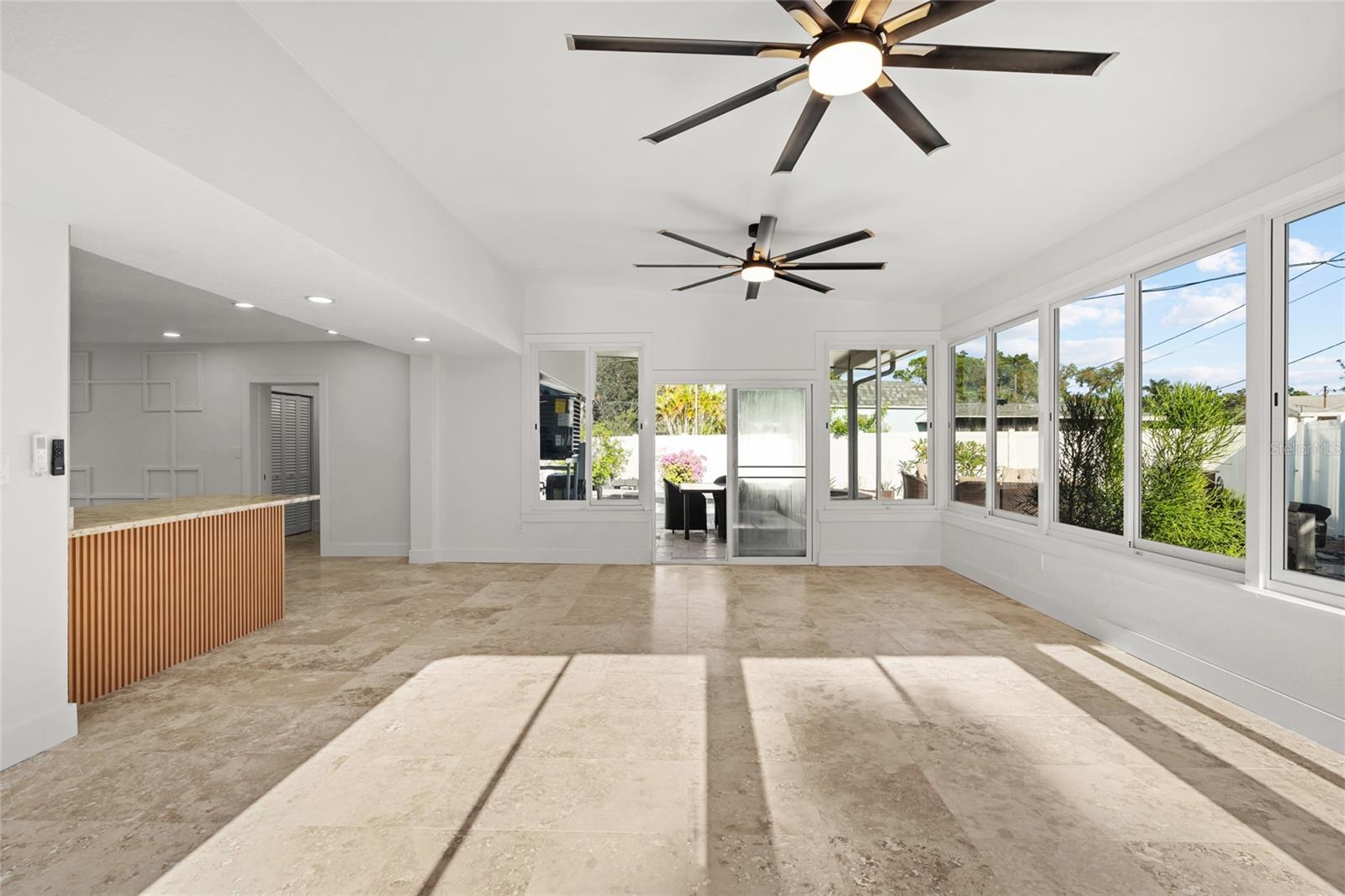 Image 24 of 40 For 4681 Shore Acres Boulevard Ne