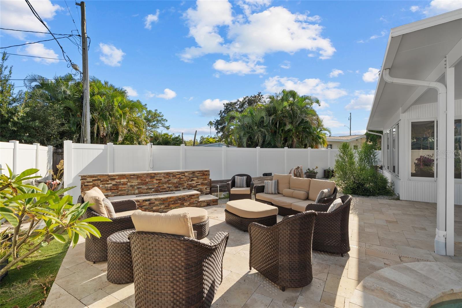 Image 29 of 40 For 4681 Shore Acres Boulevard Ne