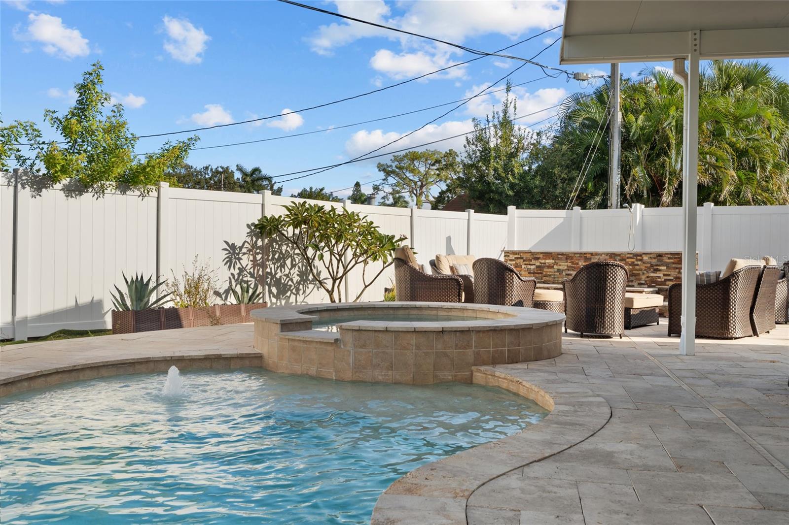 Image 31 of 40 For 4681 Shore Acres Boulevard Ne