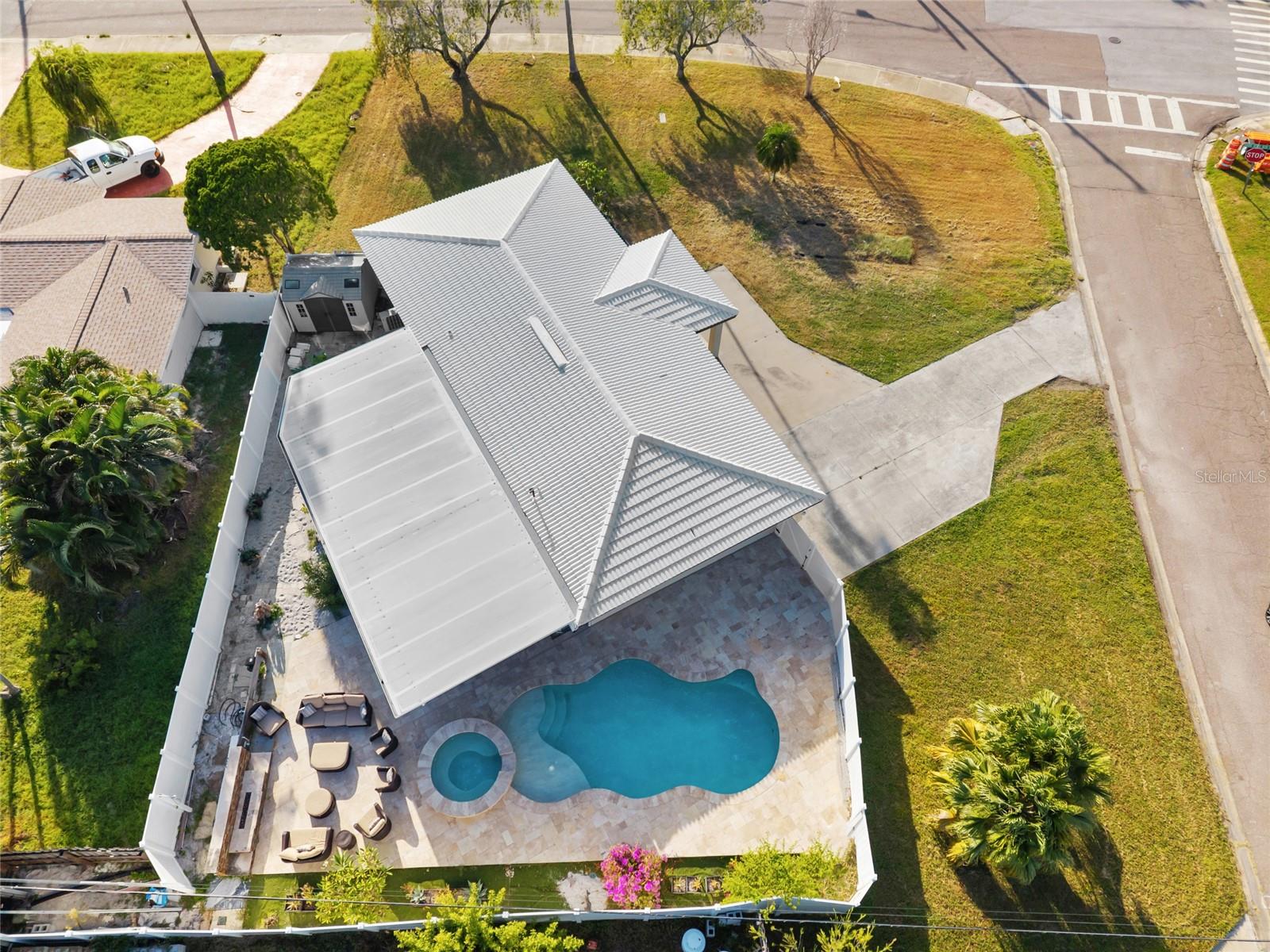 Image 32 of 40 For 4681 Shore Acres Boulevard Ne