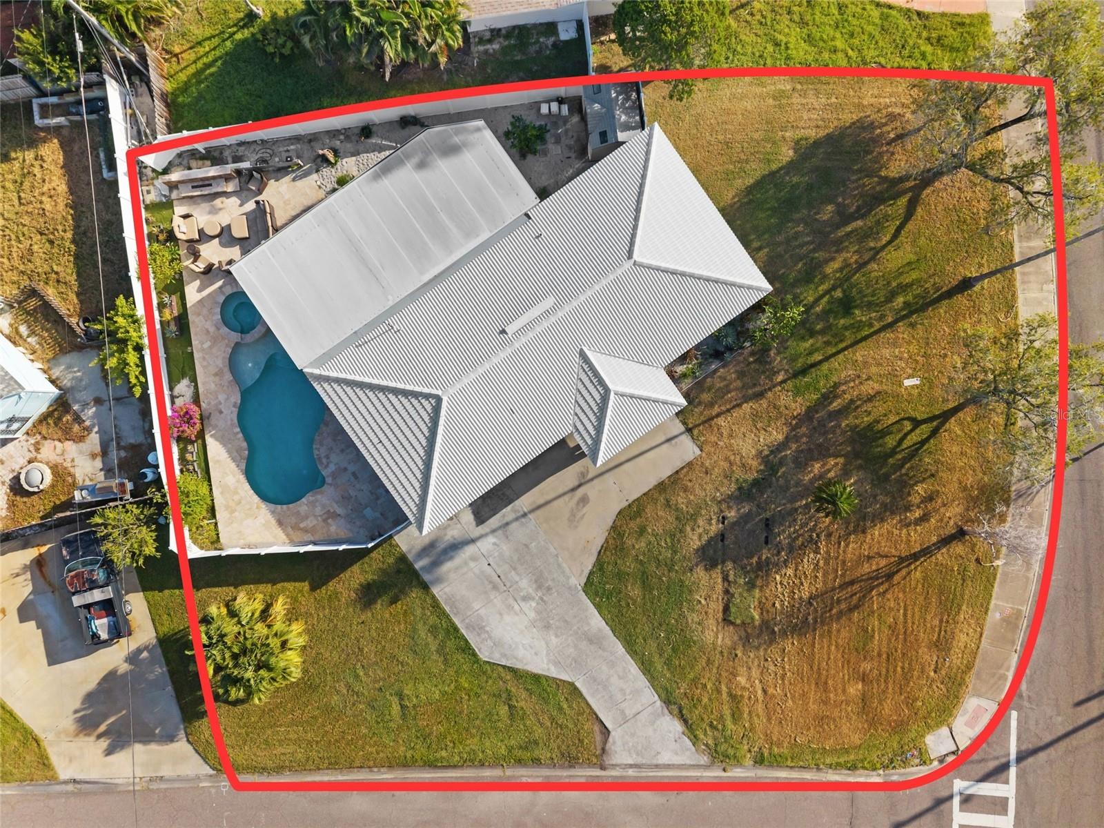 Image 33 of 40 For 4681 Shore Acres Boulevard Ne