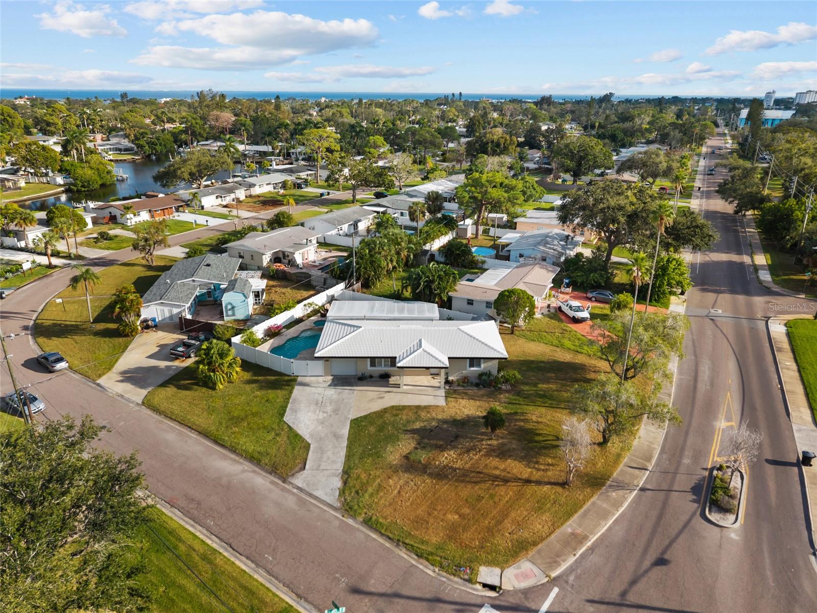 Image 34 of 40 For 4681 Shore Acres Boulevard Ne