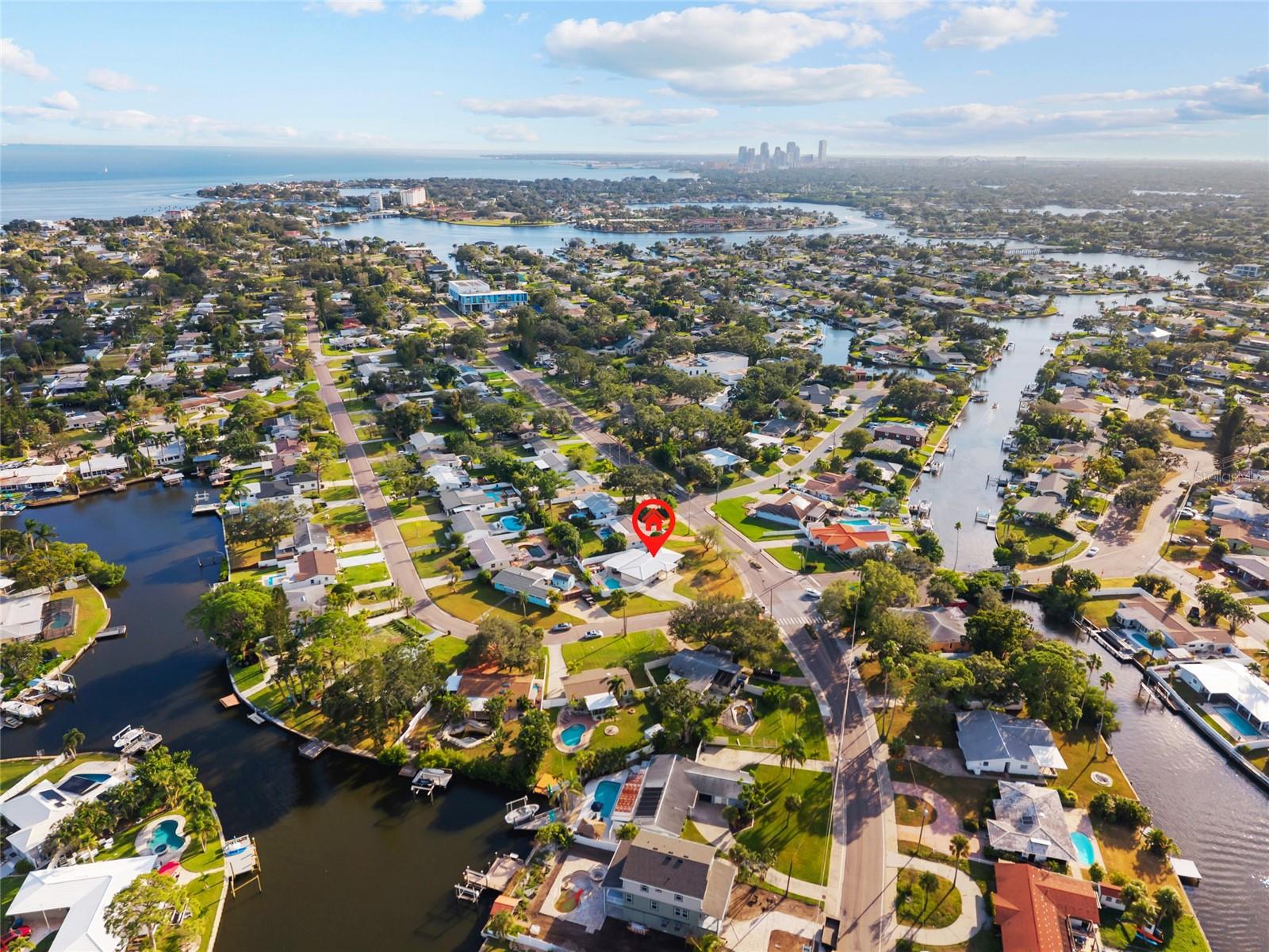 Image 36 of 40 For 4681 Shore Acres Boulevard Ne