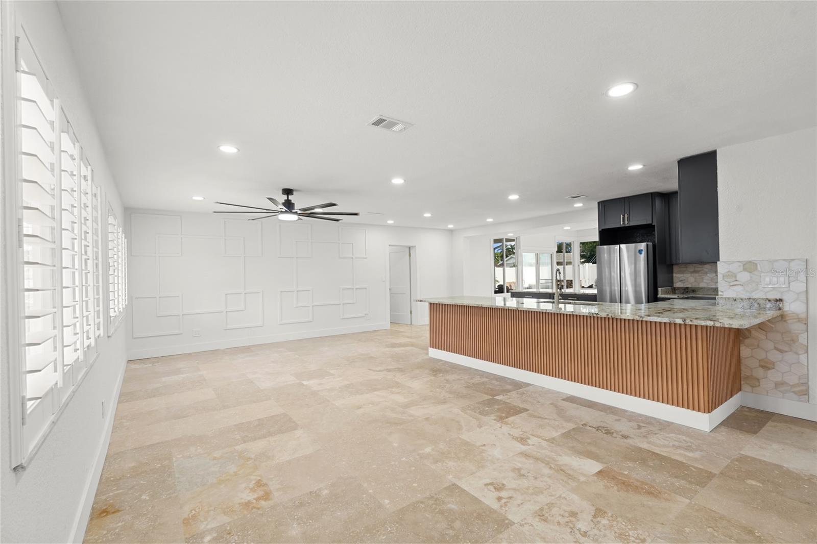 Image 5 of 40 For 4681 Shore Acres Boulevard Ne