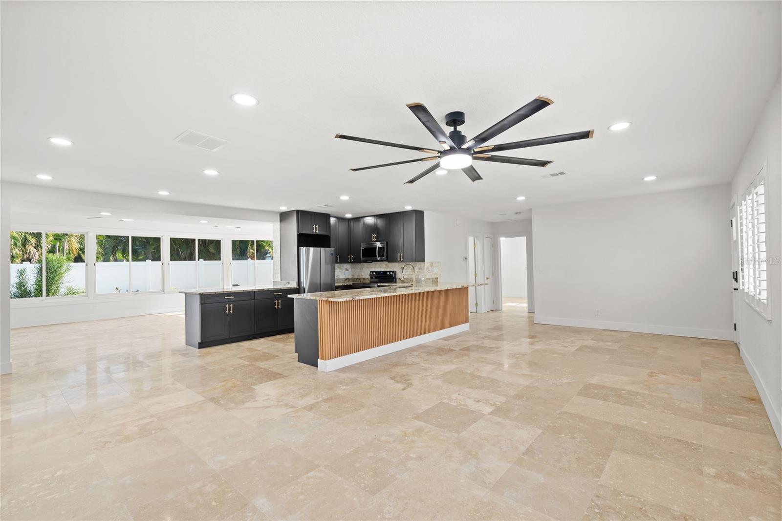 Image 7 of 40 For 4681 Shore Acres Boulevard Ne