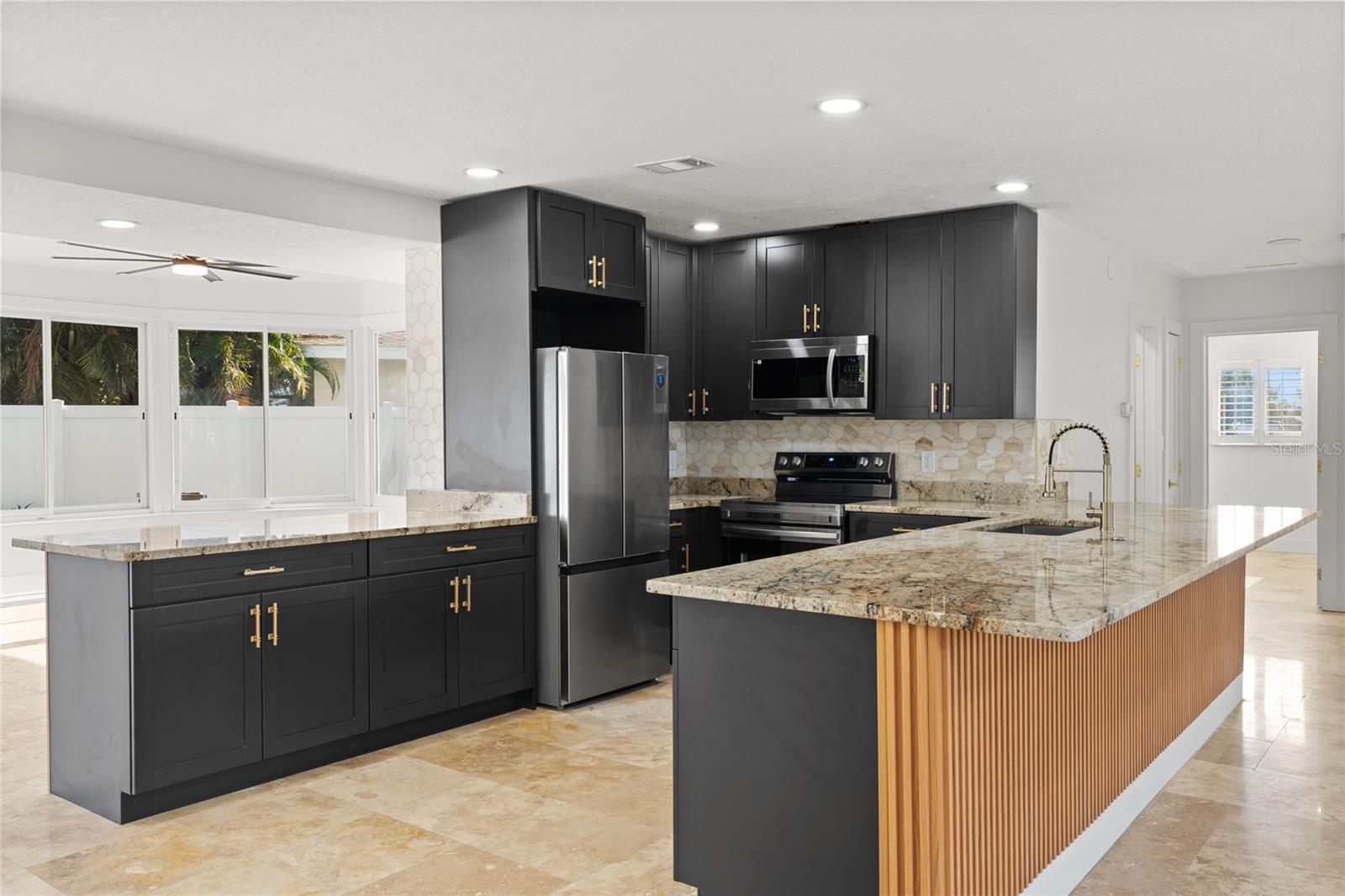 Image 8 of 40 For 4681 Shore Acres Boulevard Ne