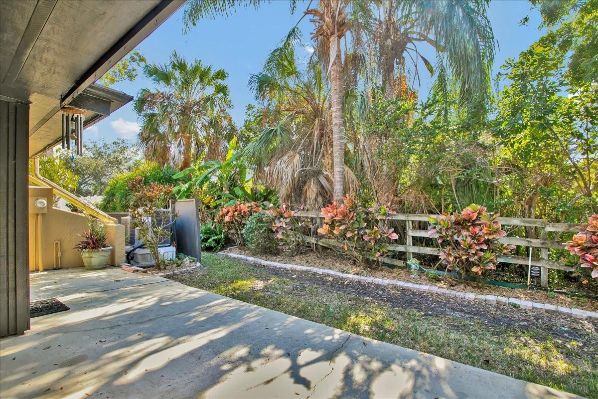 Image 21 of 62 For 13300 Indian Rocks Road 103