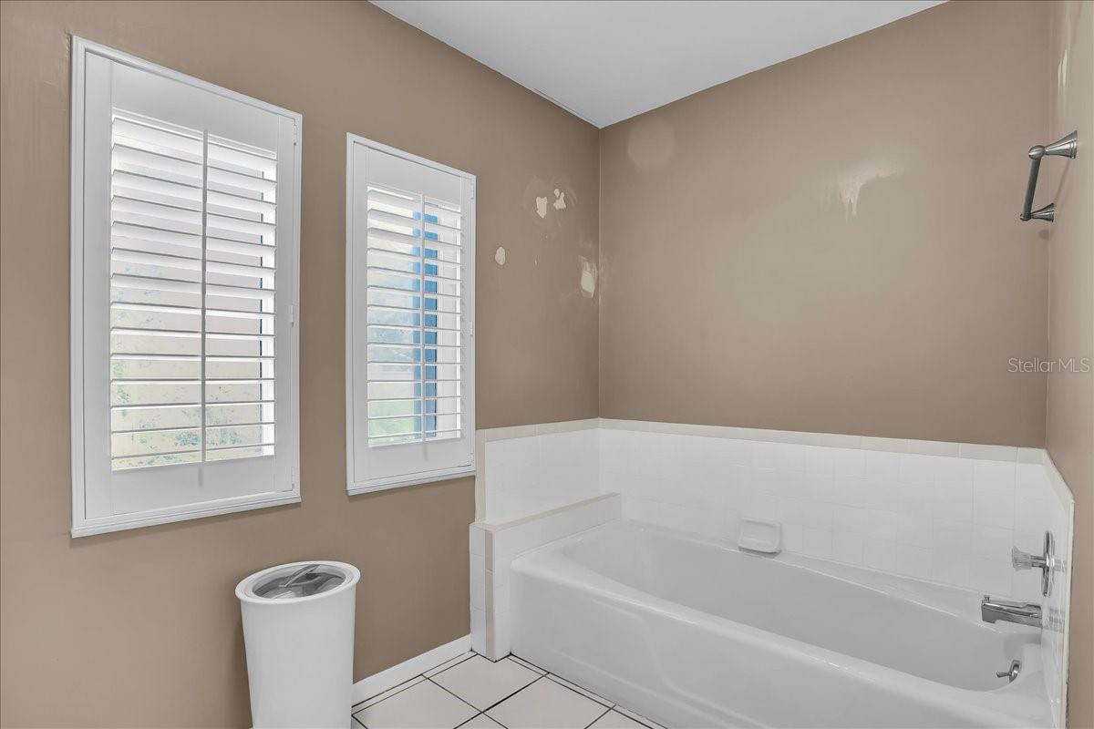 Image 34 of 62 For 13300 Indian Rocks Road 103