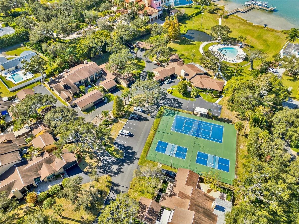 Image 49 of 62 For 13300 Indian Rocks Road 103