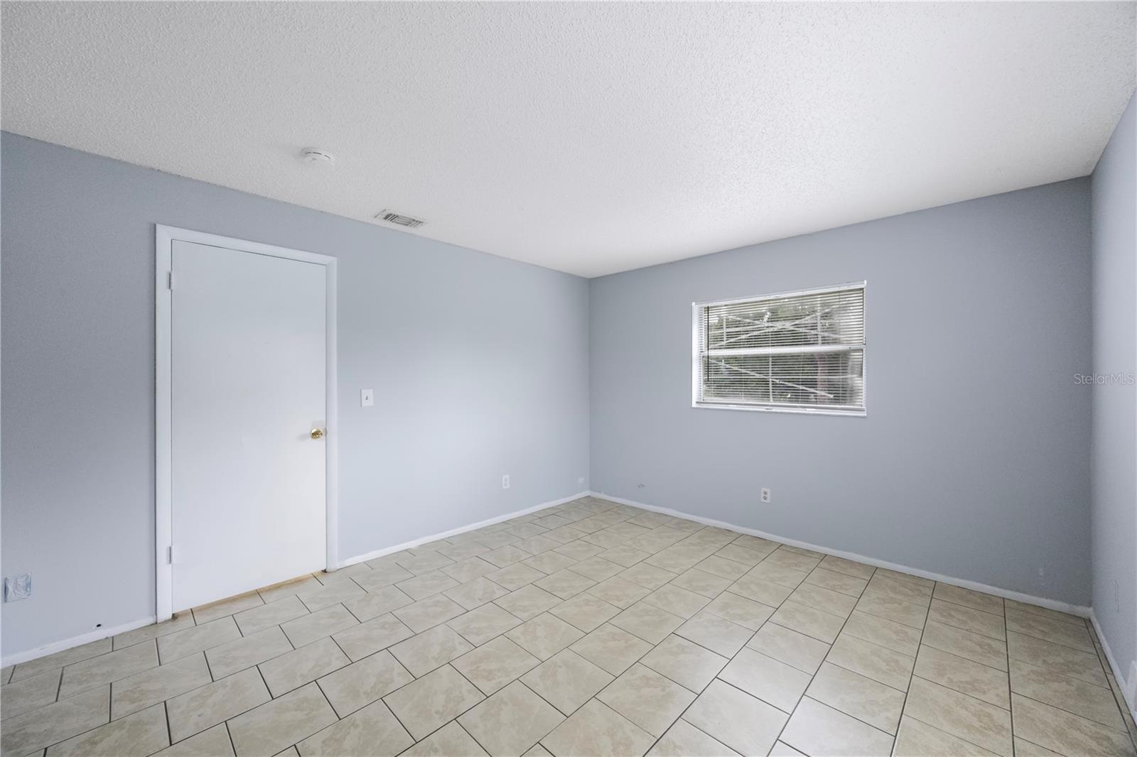 Image 14 of 19 For 1132 Auburn Street