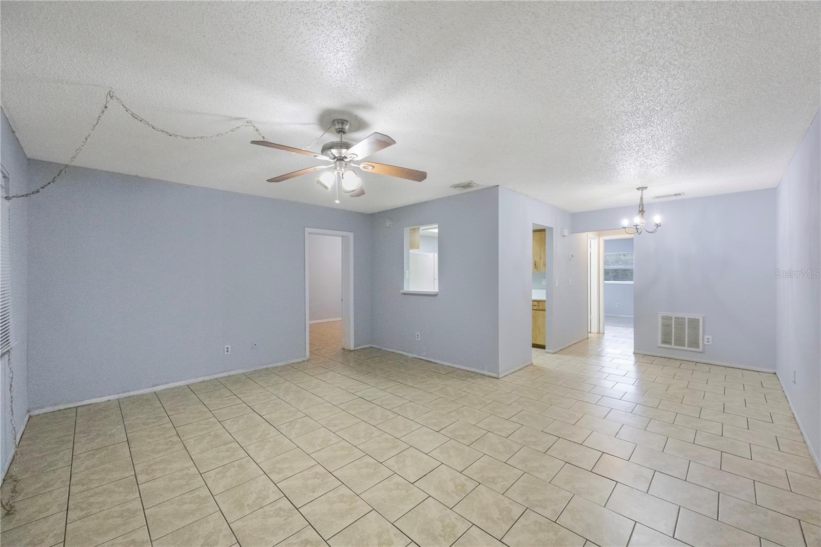 Image 3 of 19 For 1132 Auburn Street