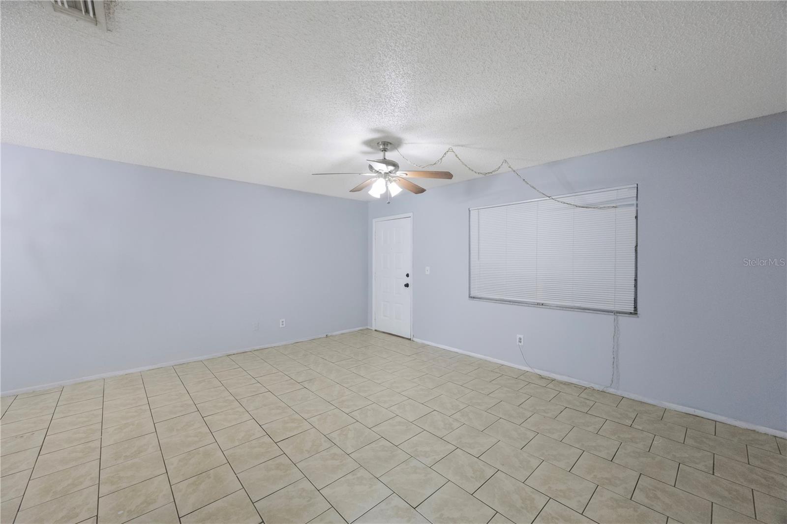 Image 7 of 19 For 1132 Auburn Street