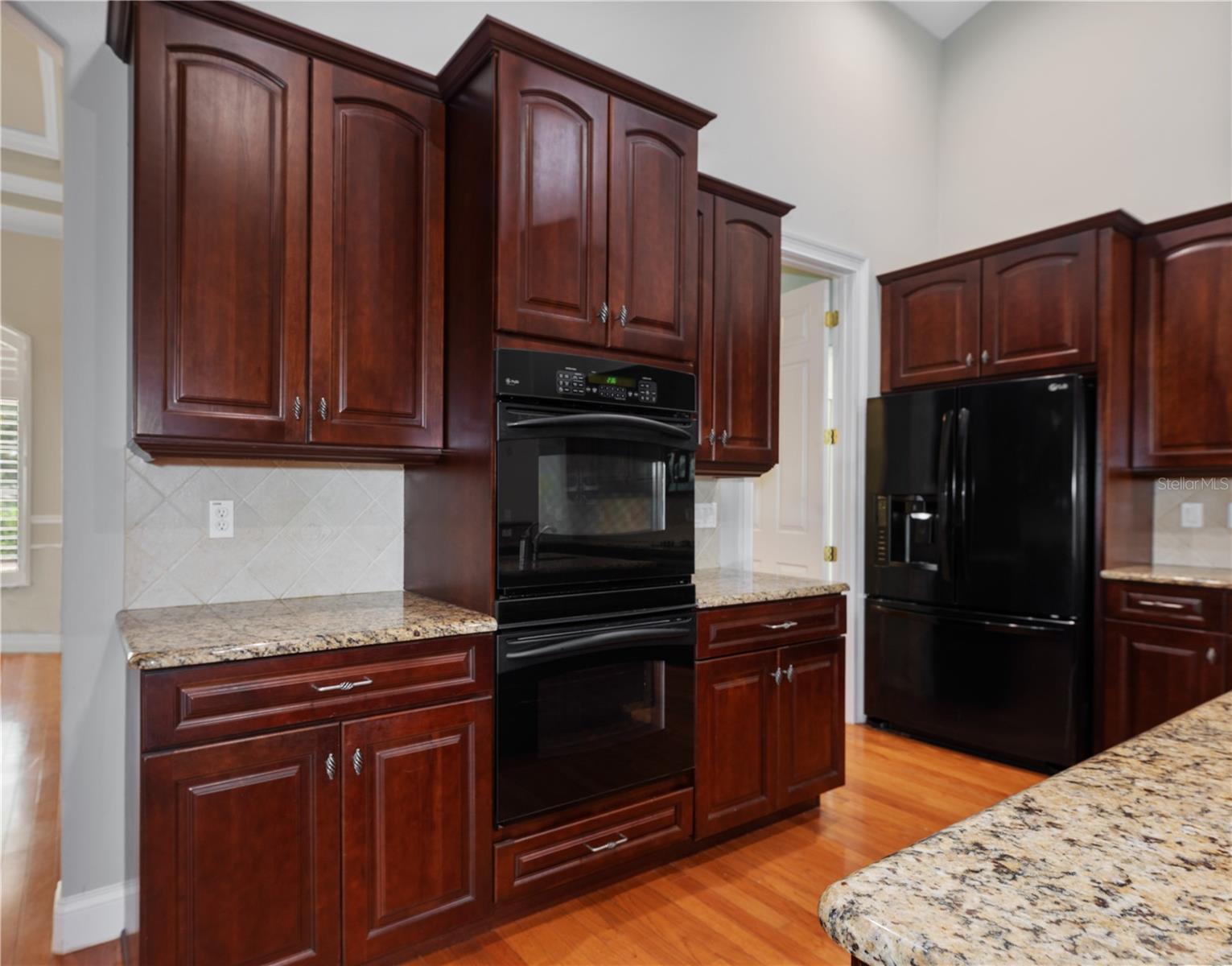 Image 13 of 46 For 15 Old Oak Drive N