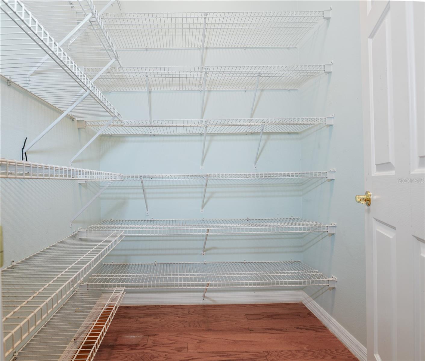 Image 14 of 46 For 15 Old Oak Drive N