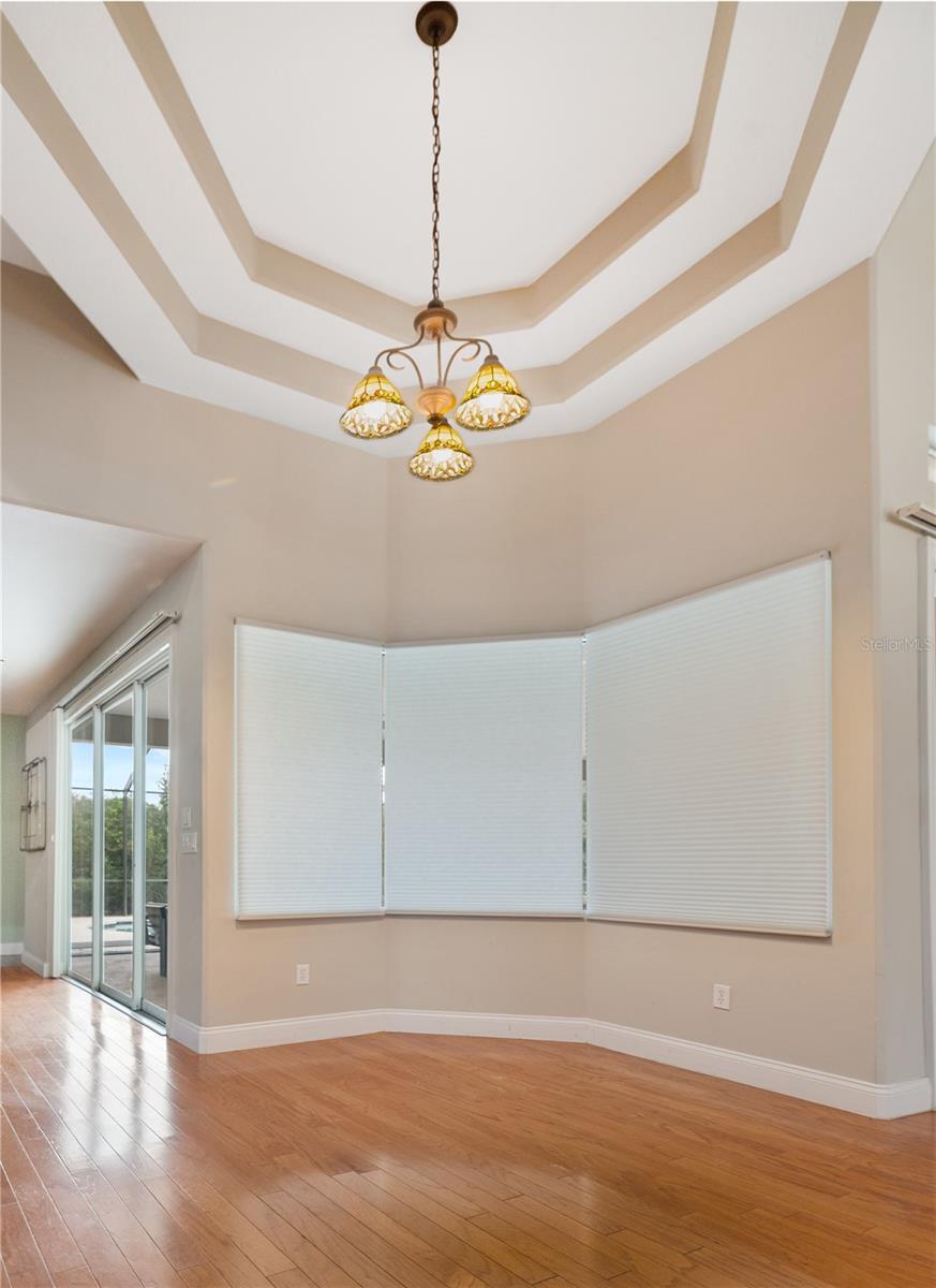 Image 20 of 46 For 15 Old Oak Drive N