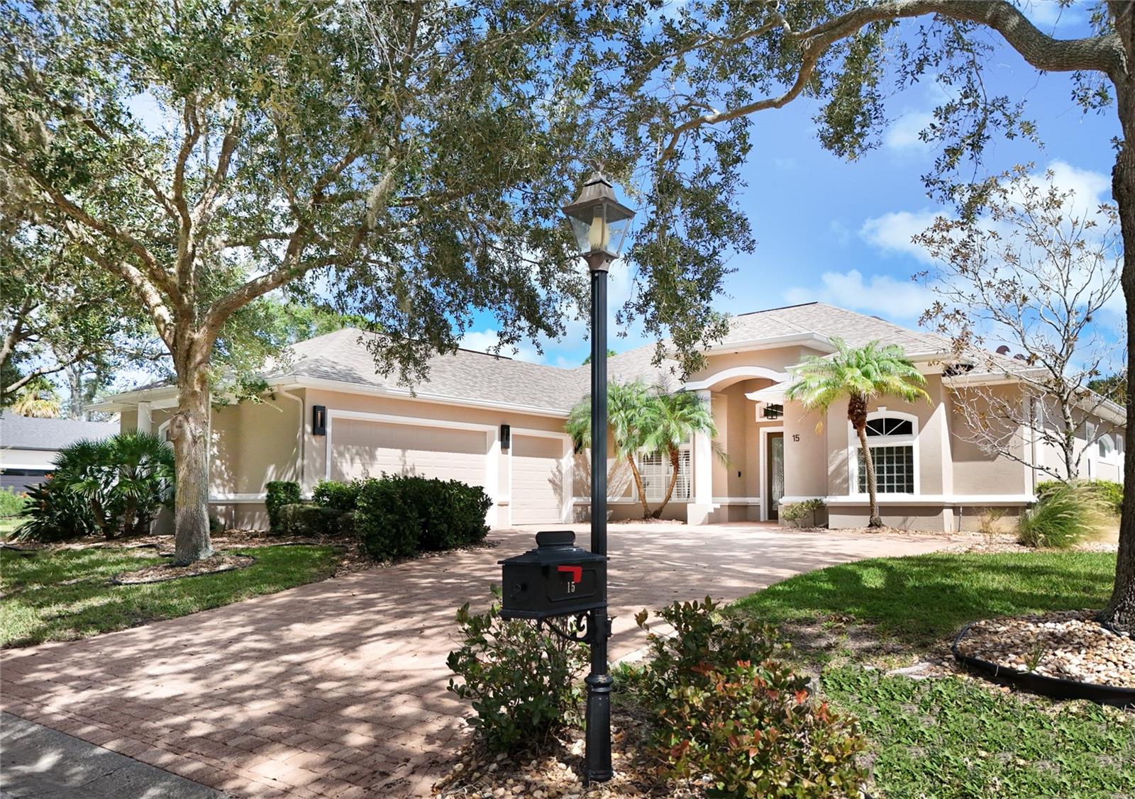 Image 3 of 46 For 15 Old Oak Drive N