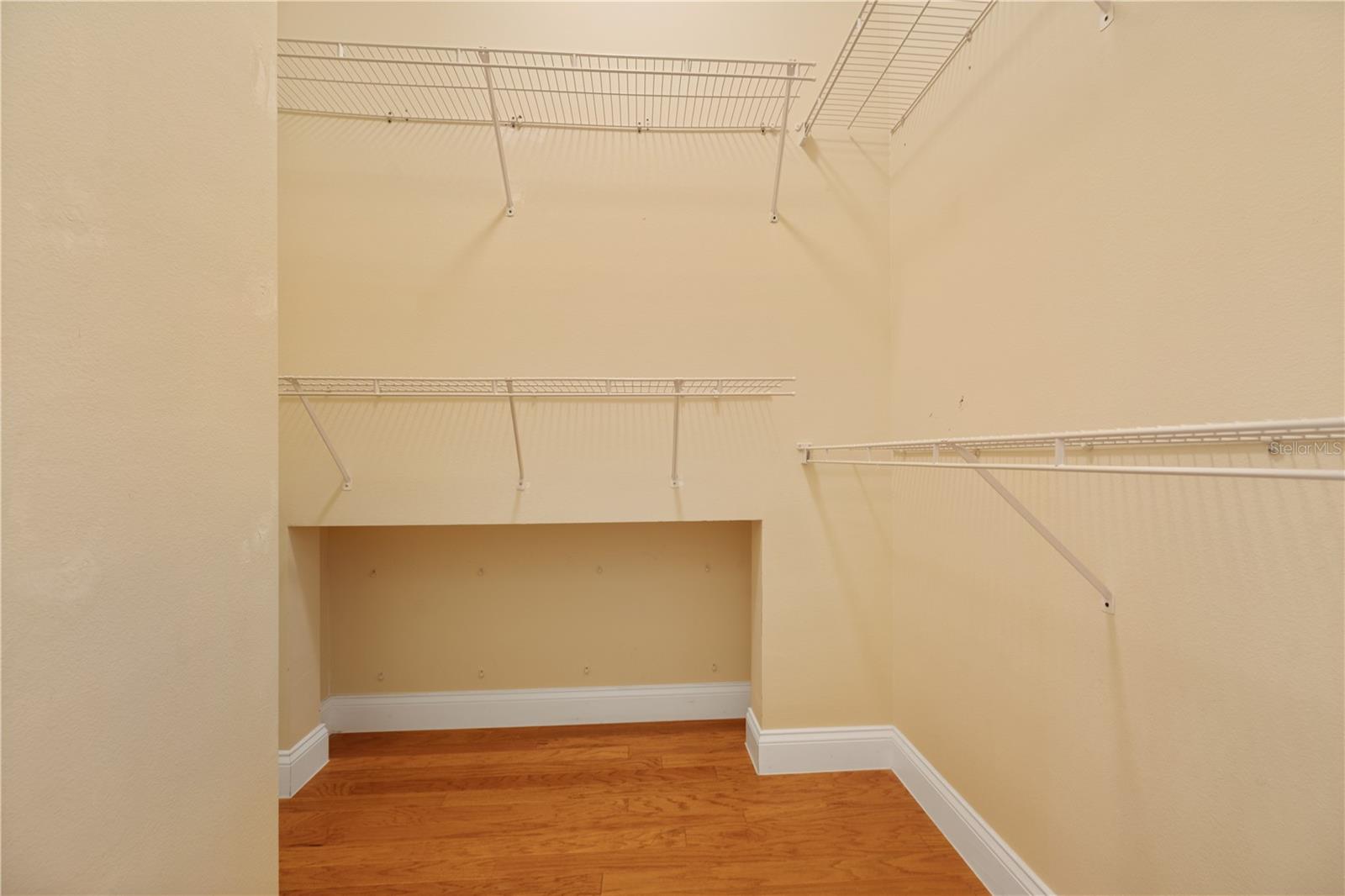 Image 30 of 46 For 15 Old Oak Drive N