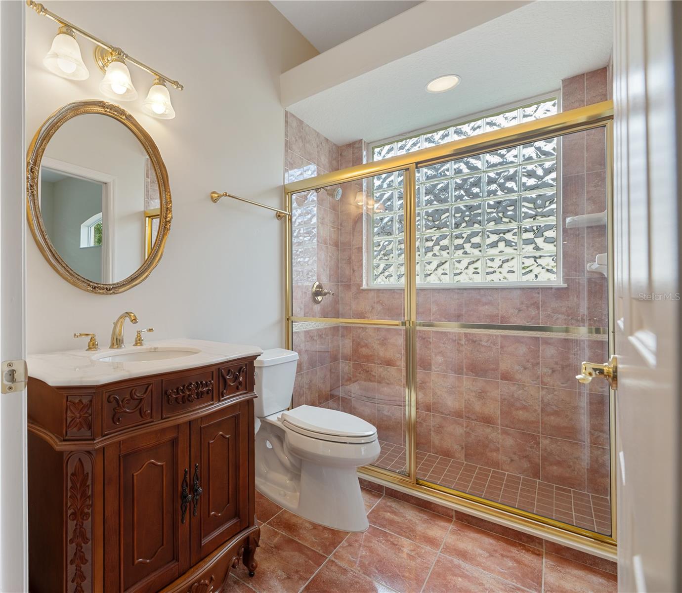 Image 40 of 46 For 15 Old Oak Drive N