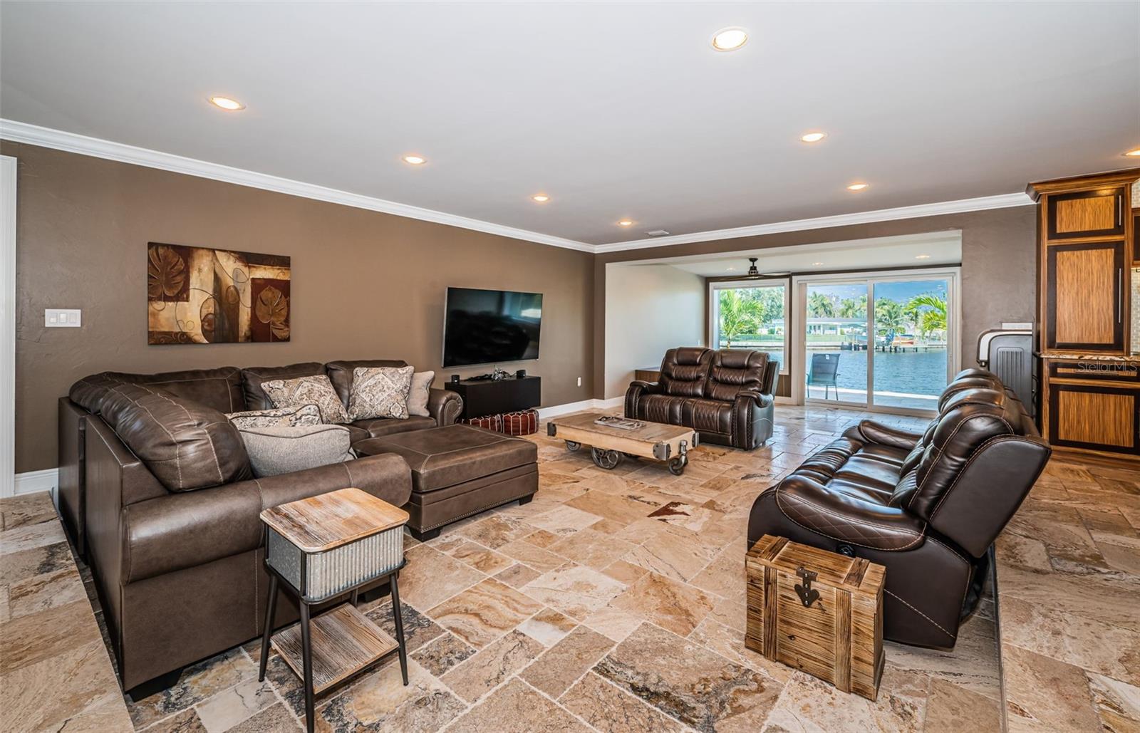 Image 11 of 67 For 4295 13th Lane Ne