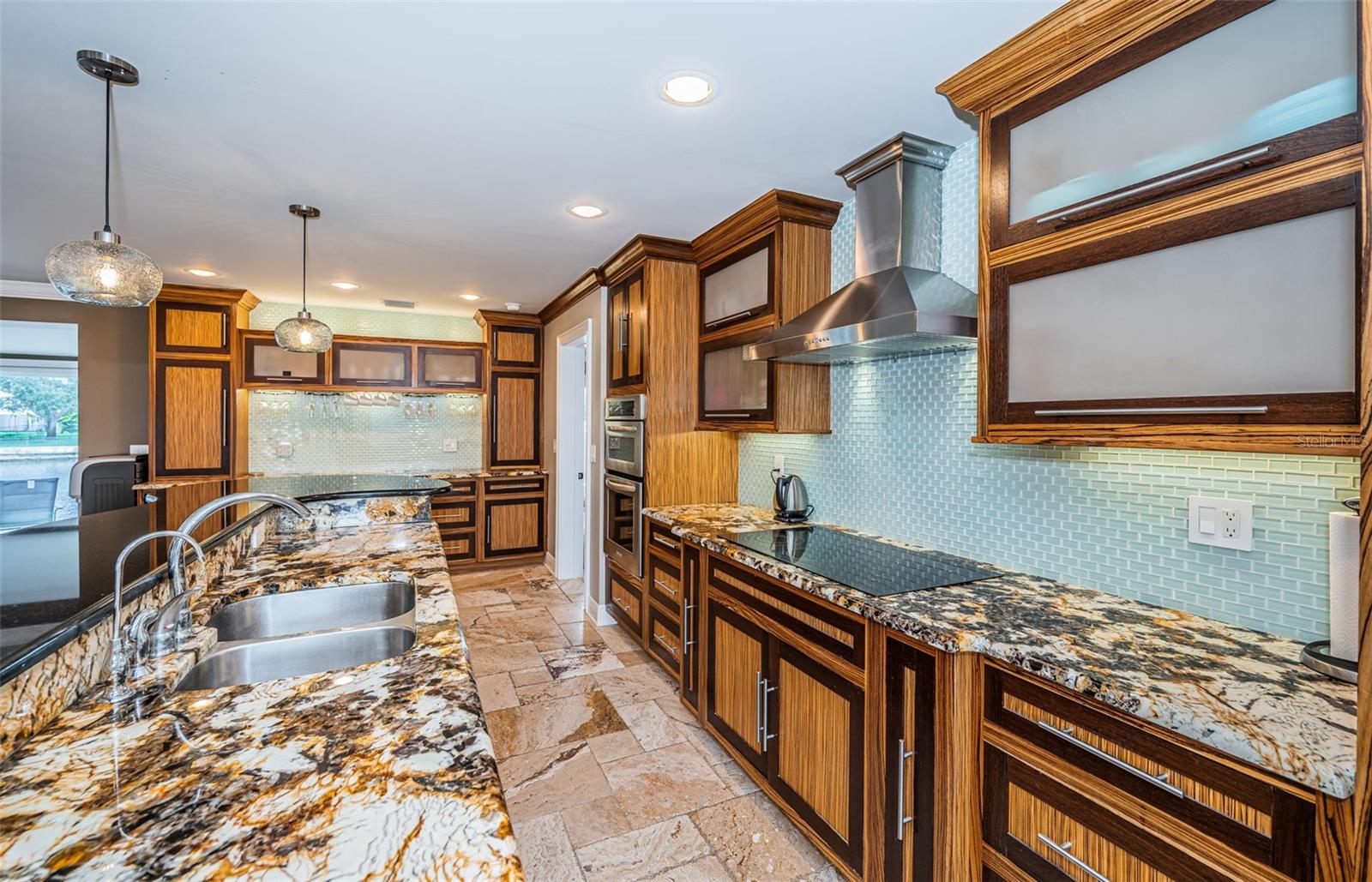 Image 18 of 67 For 4295 13th Lane Ne