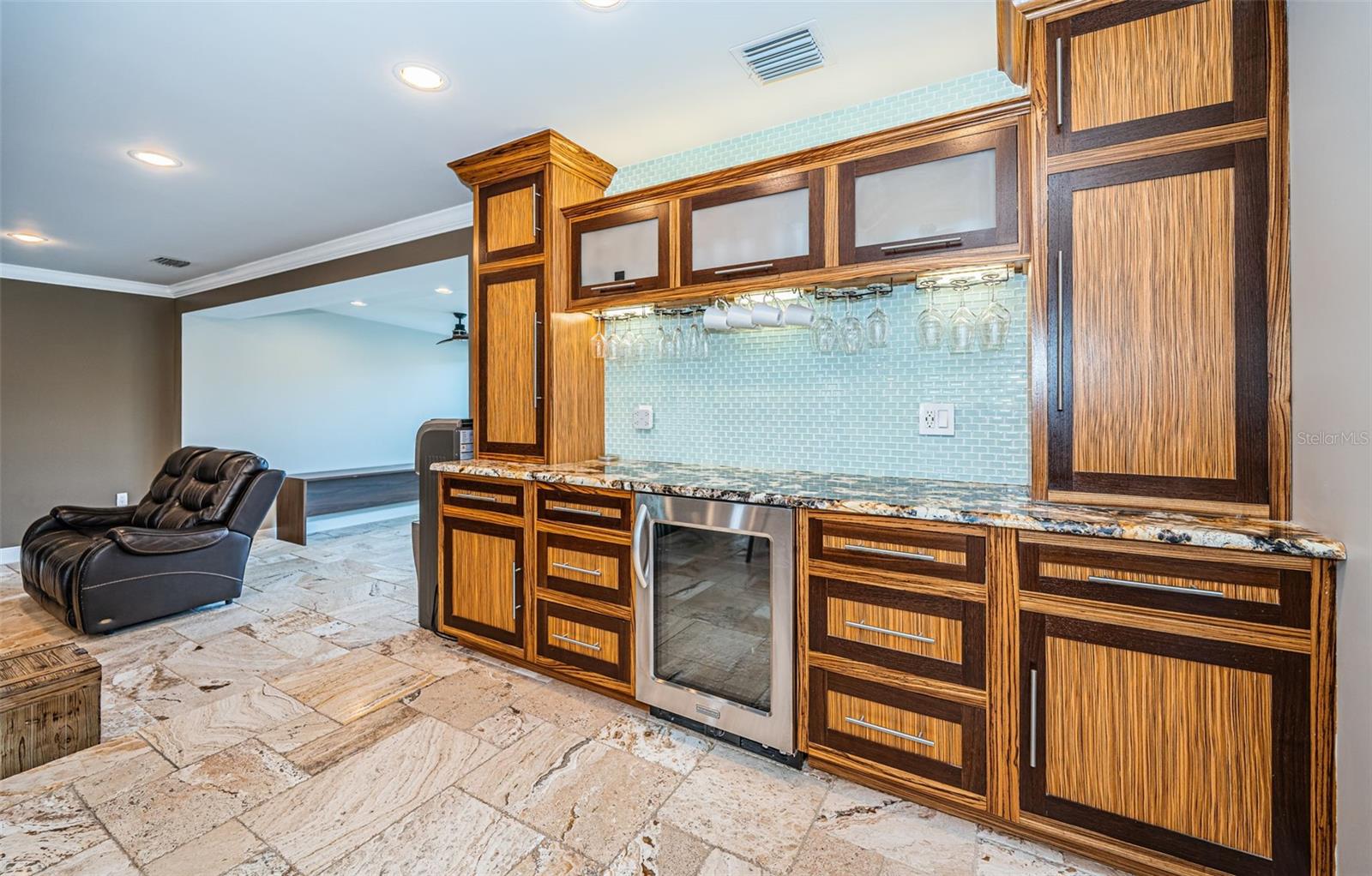 Image 20 of 67 For 4295 13th Lane Ne