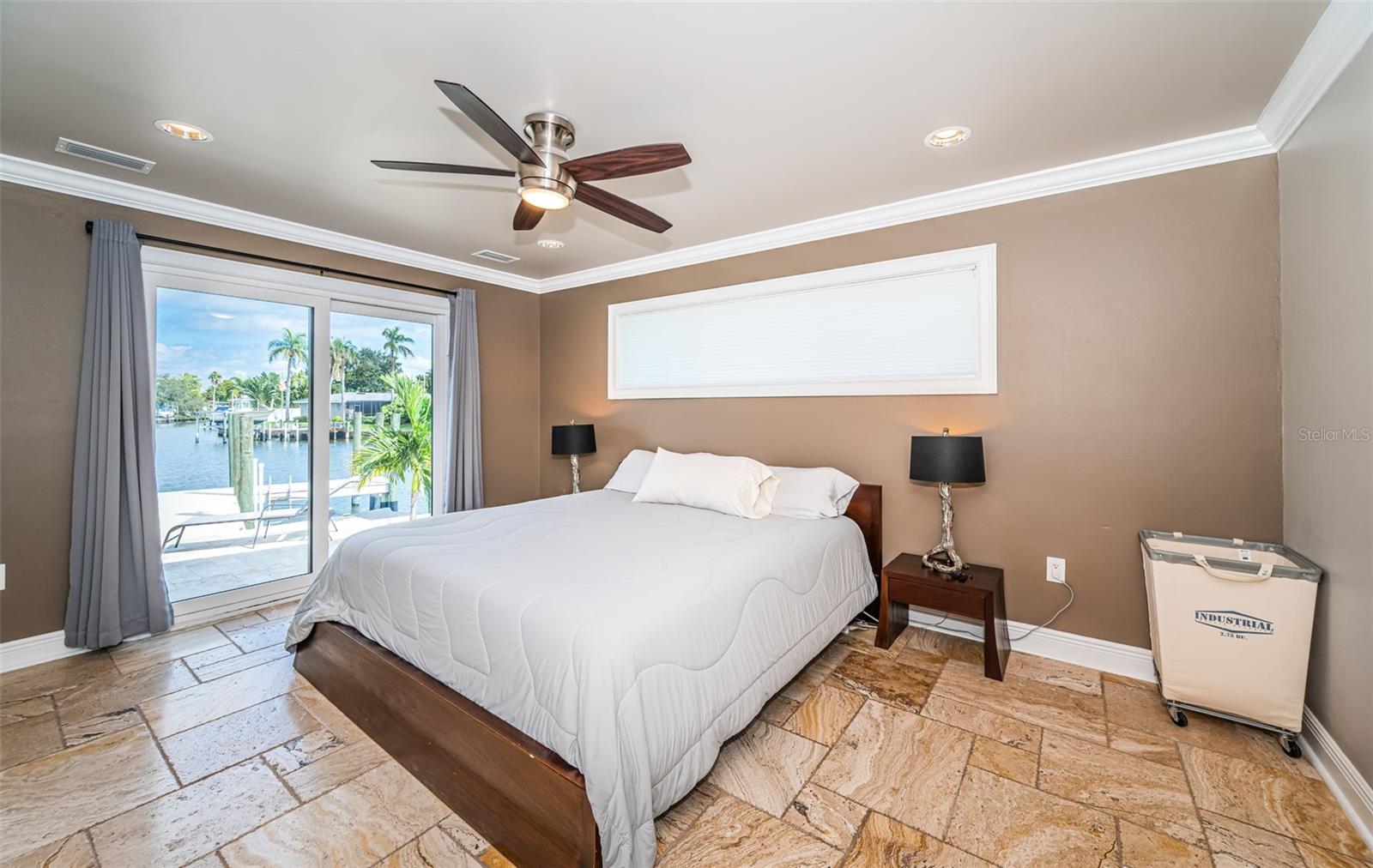 Image 26 of 67 For 4295 13th Lane Ne