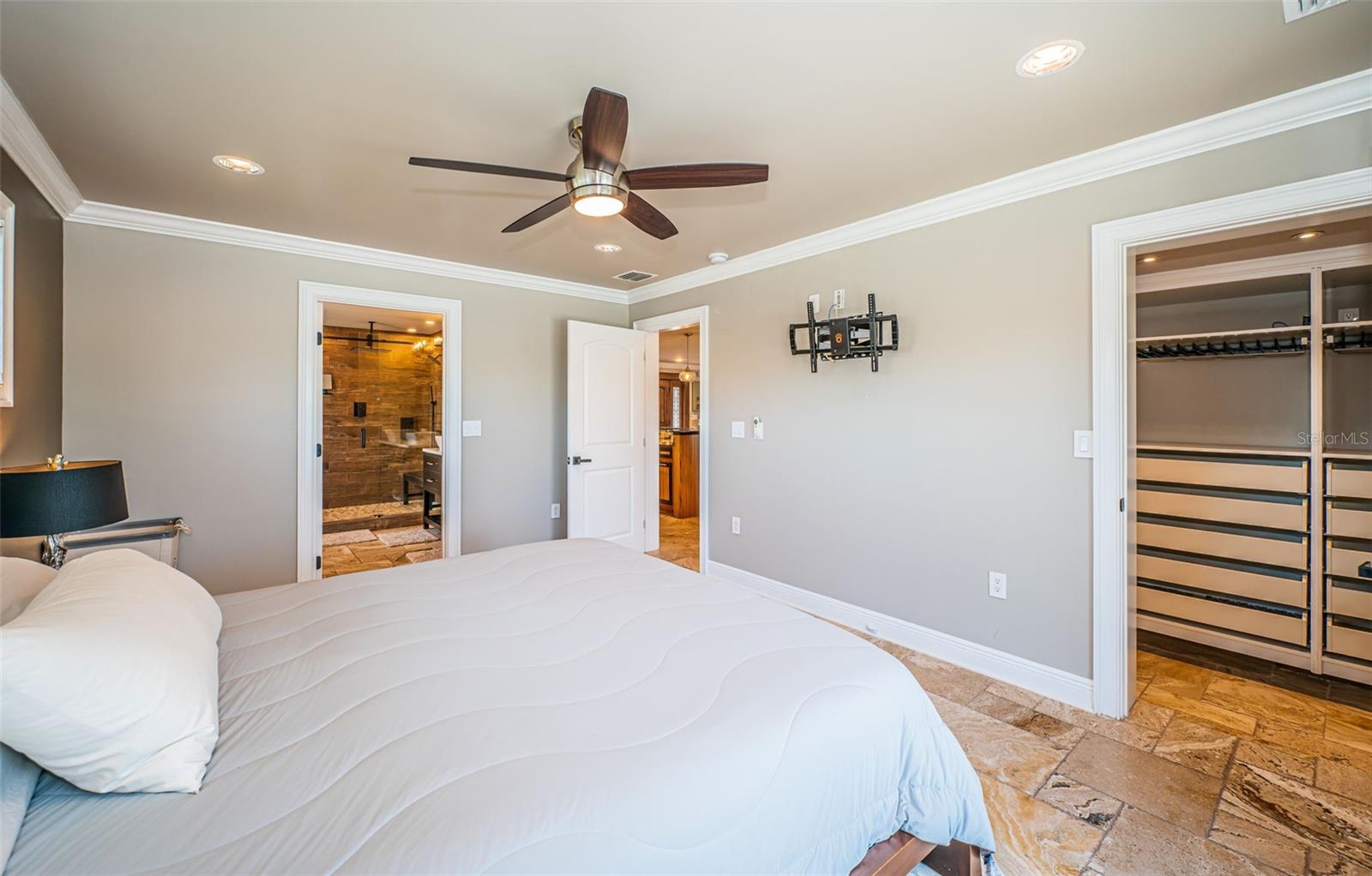 Image 27 of 67 For 4295 13th Lane Ne