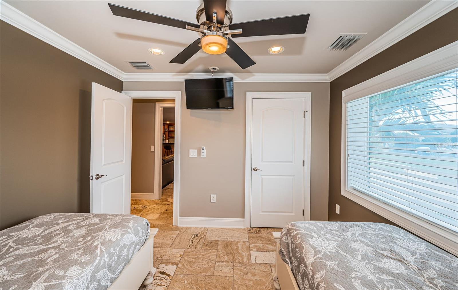 Image 35 of 67 For 4295 13th Lane Ne