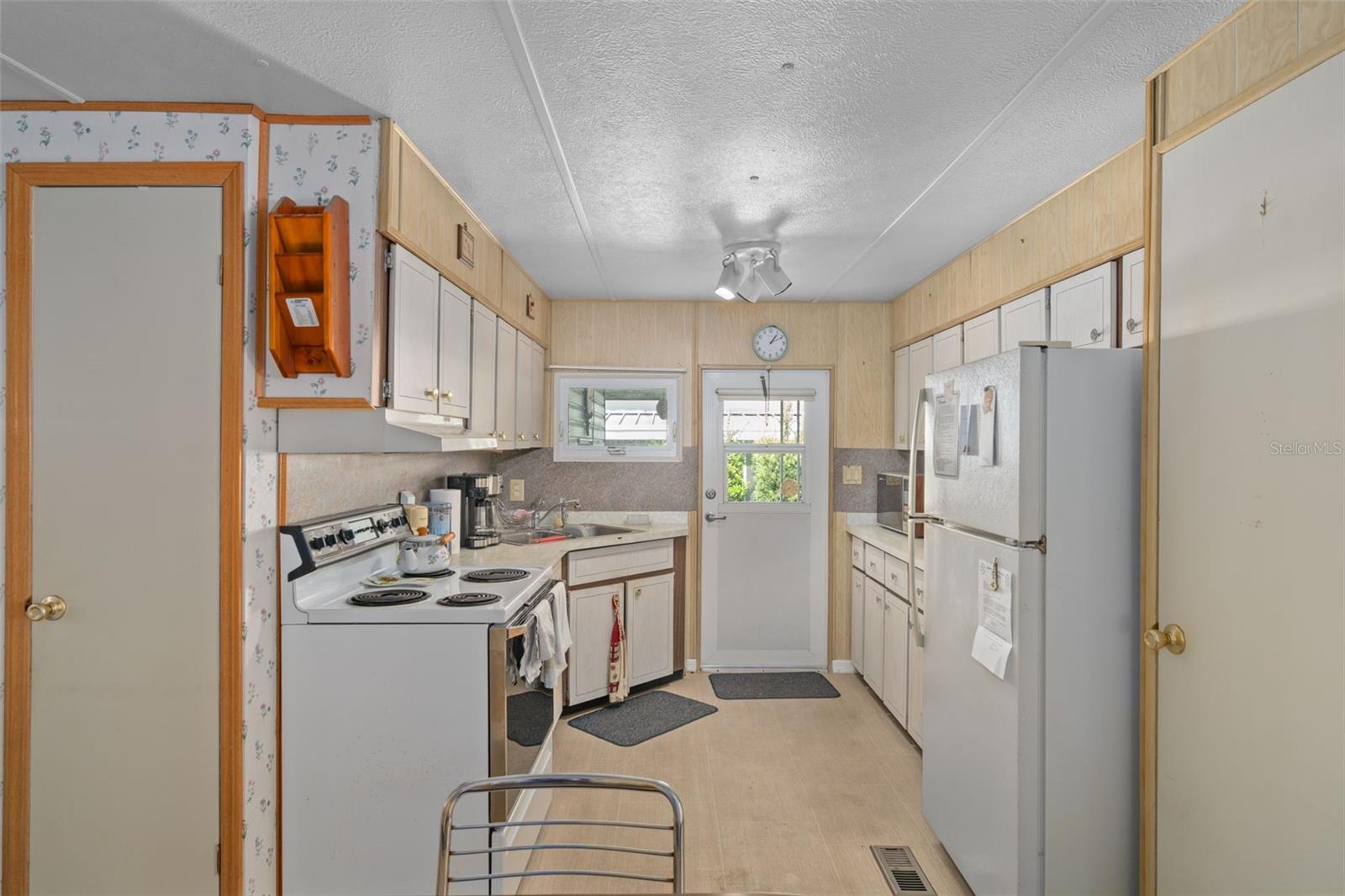 Image 14 of 30 For 7162 Fairlane Avenue