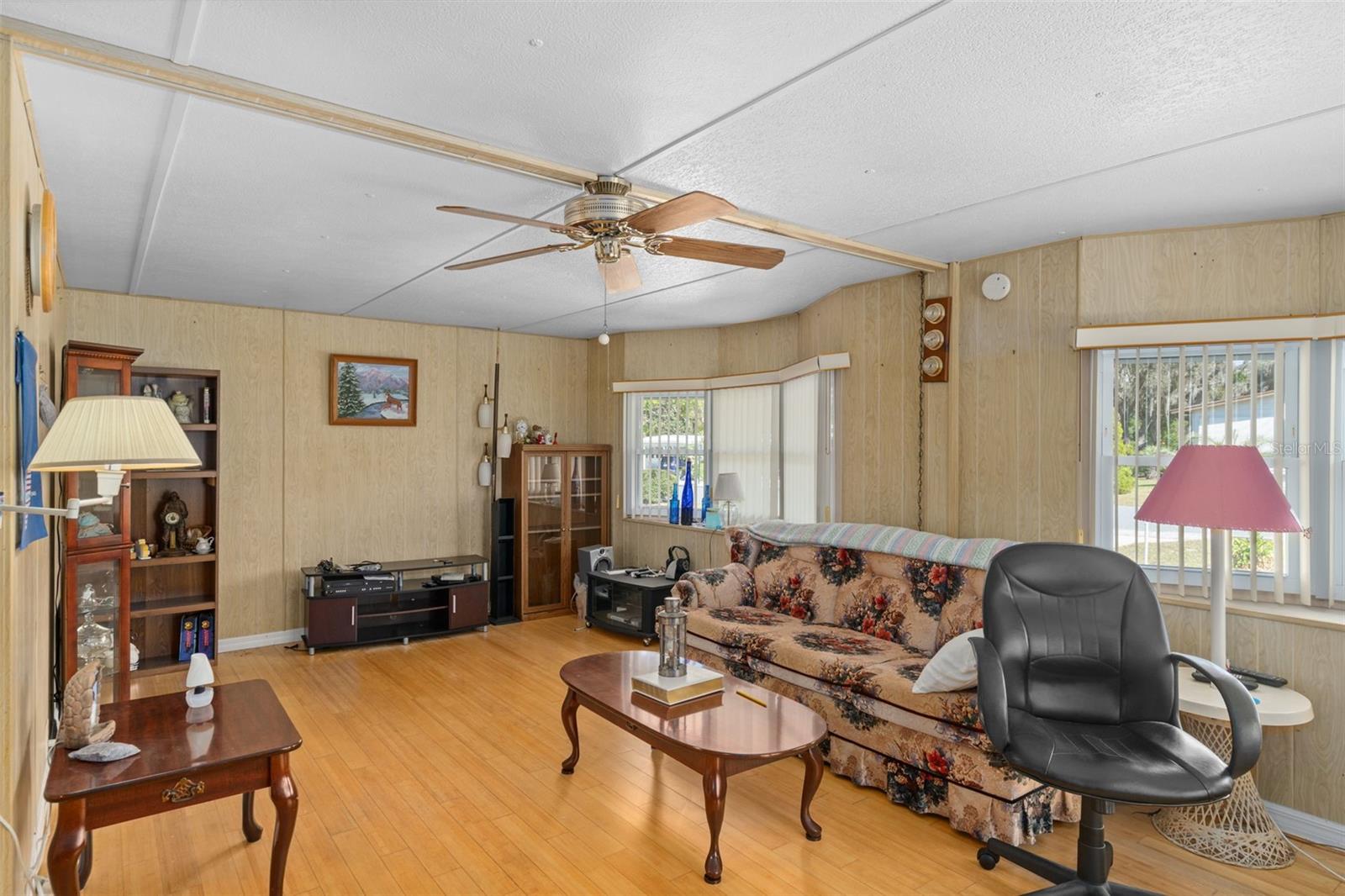 Image 7 of 30 For 7162 Fairlane Avenue